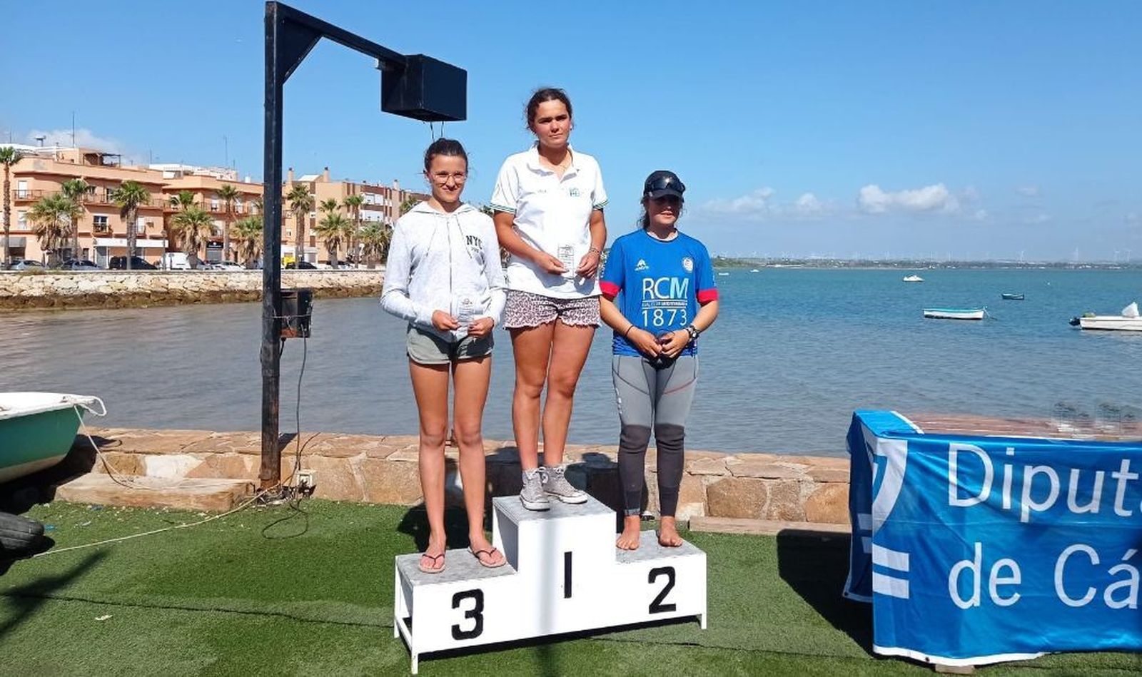 Las representes femeninas del Real Club Náutico de La Línea