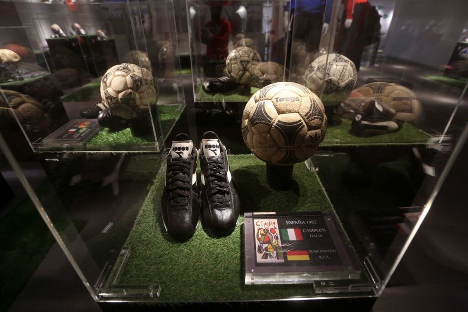 Así es la exposición '10 leyendas en la historia del mundial'