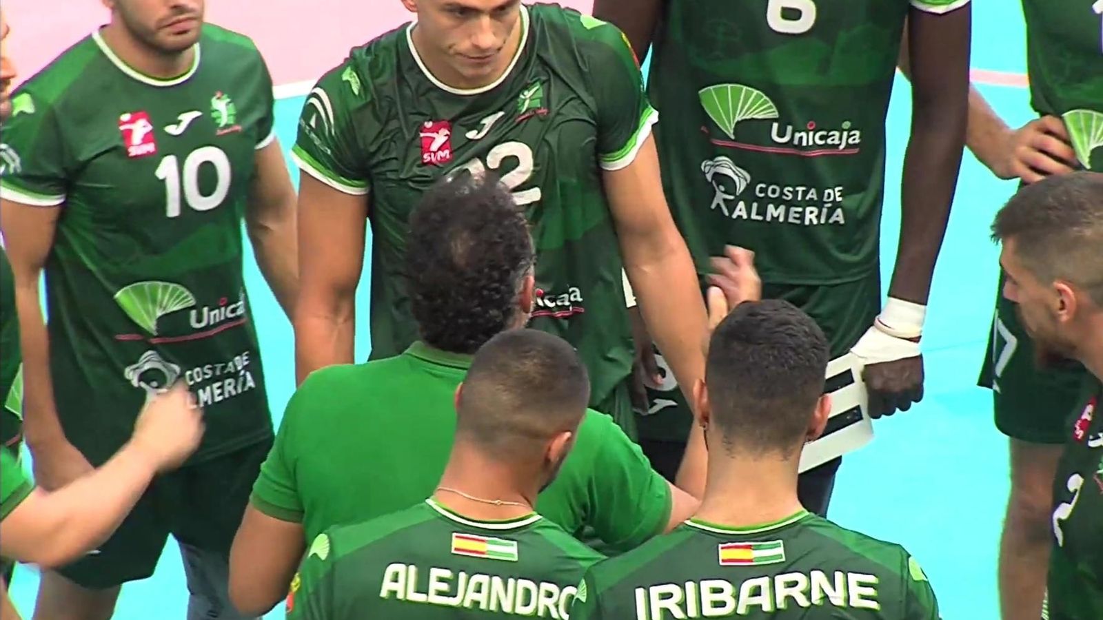 Berenguel hablando con sus jugadores durante un tiempo muerto.