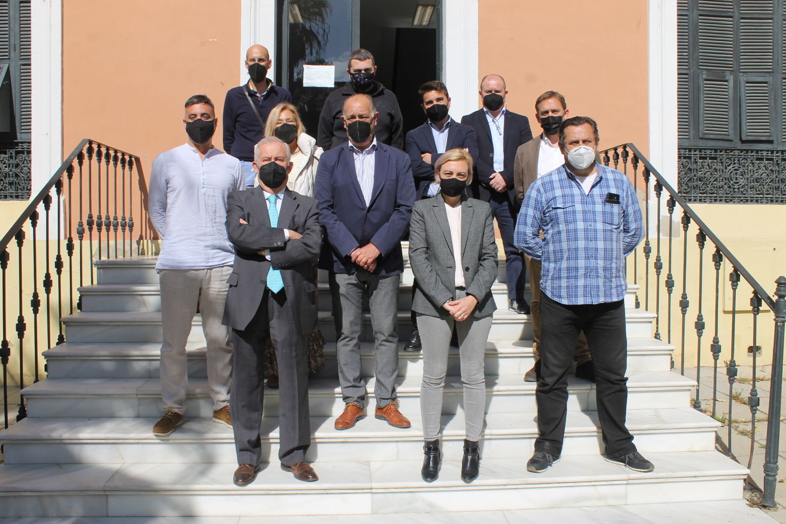 Asistentes a la Mesa de Trabajo donde se analizarán las medidas concretas a poner en marcha para el sector del comercio.