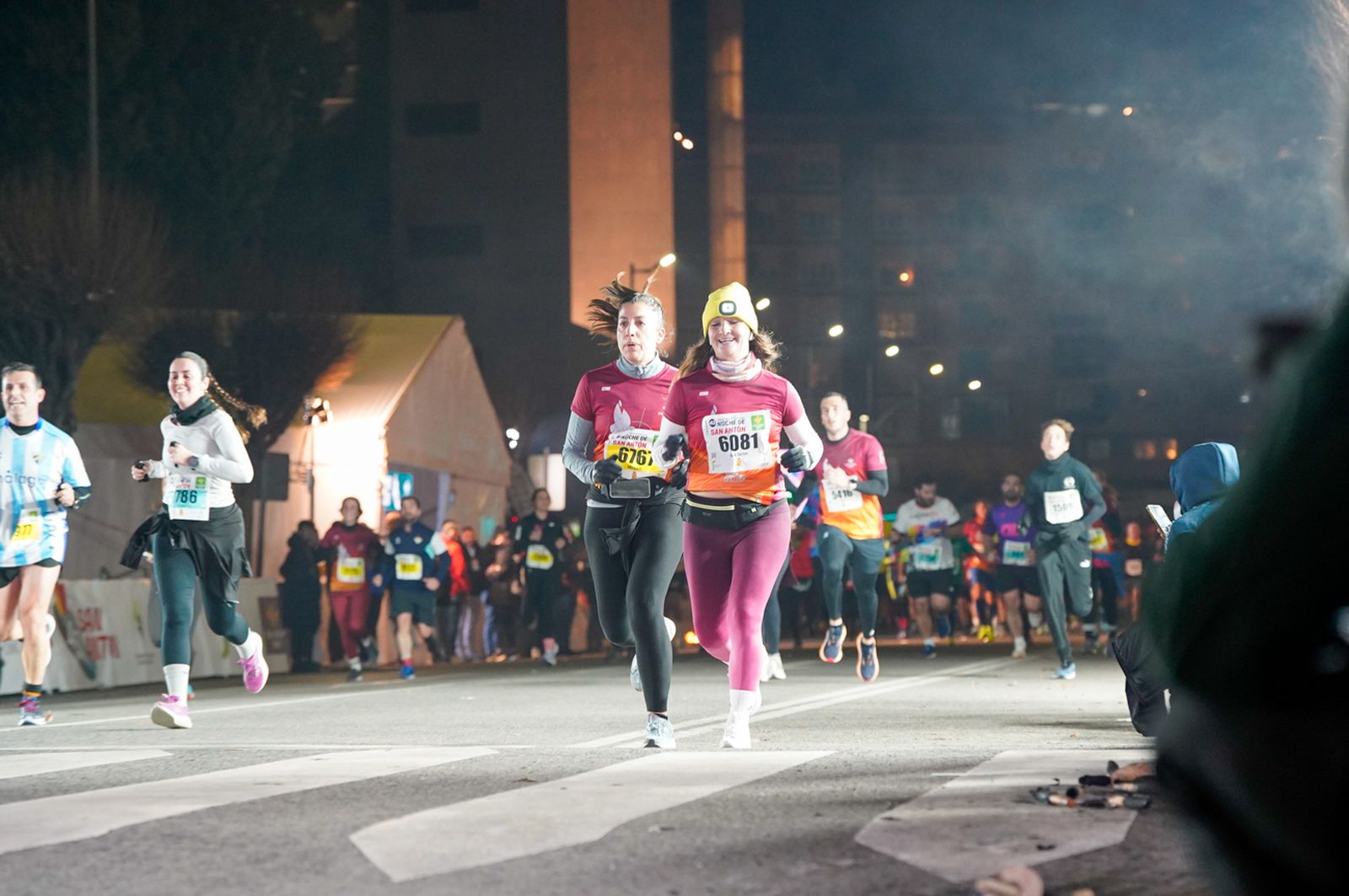 En imágenes: búscate en tu llegada a meta de la Carrera de San Antón 2026 (15)