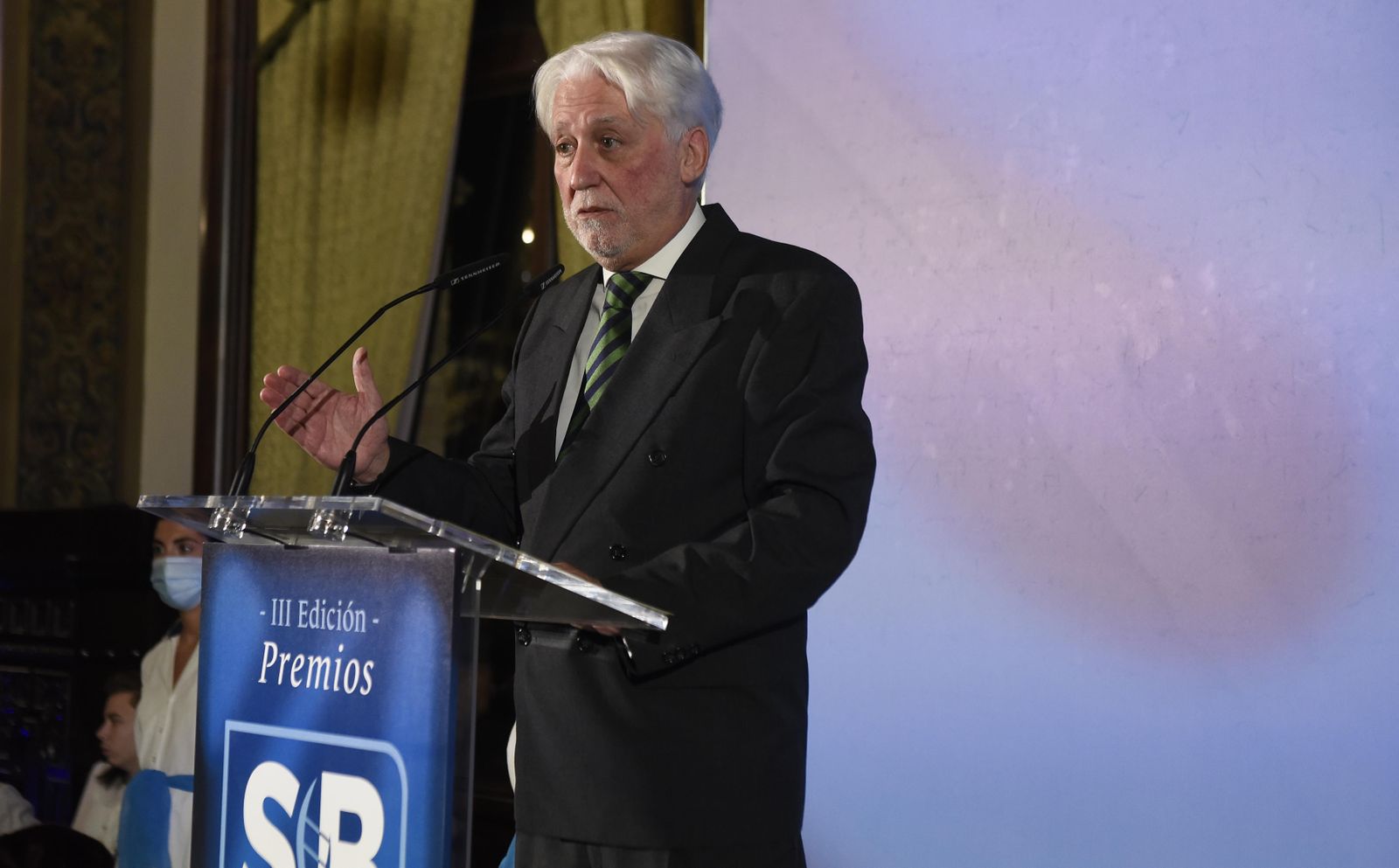 El doctor Jesús Castiñeiras, presidente de la RAMS, durante su intervención en la gala.