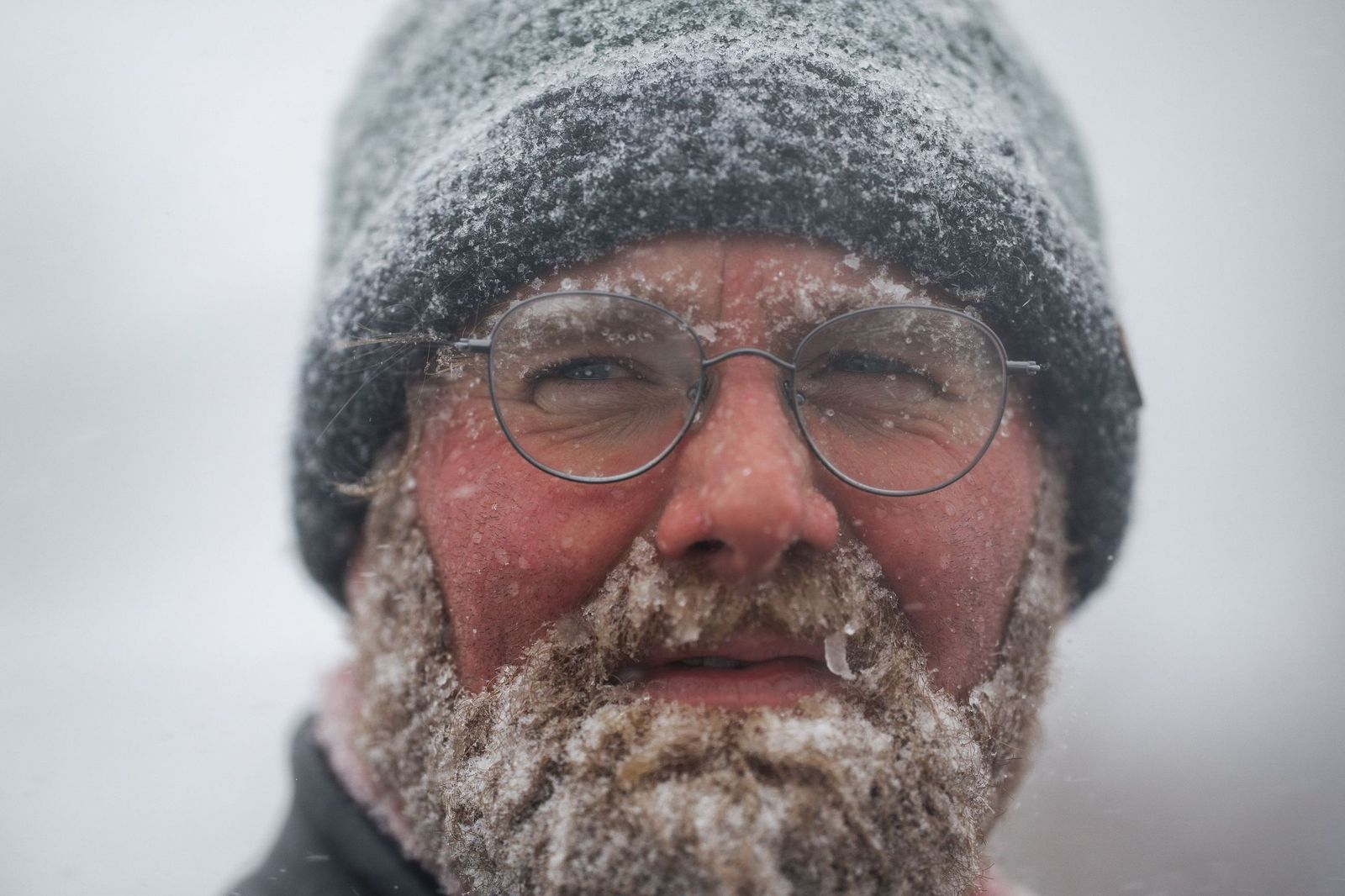 Las gélidas y blancas imágenes que deja la tormenta monstruosa en los EEUU