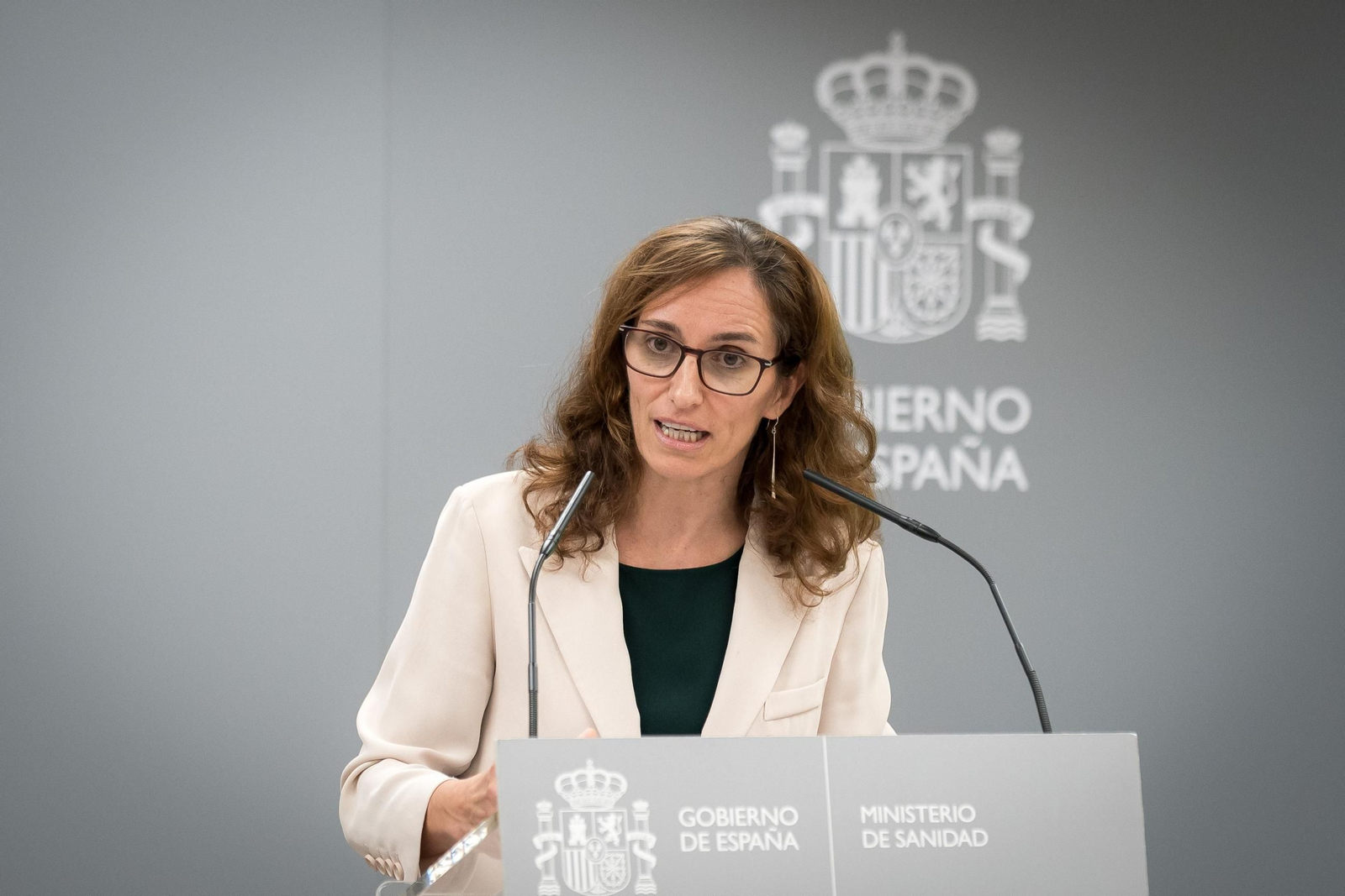 La ministra de Sanidad, Mónica García, en una comparecencia pública.