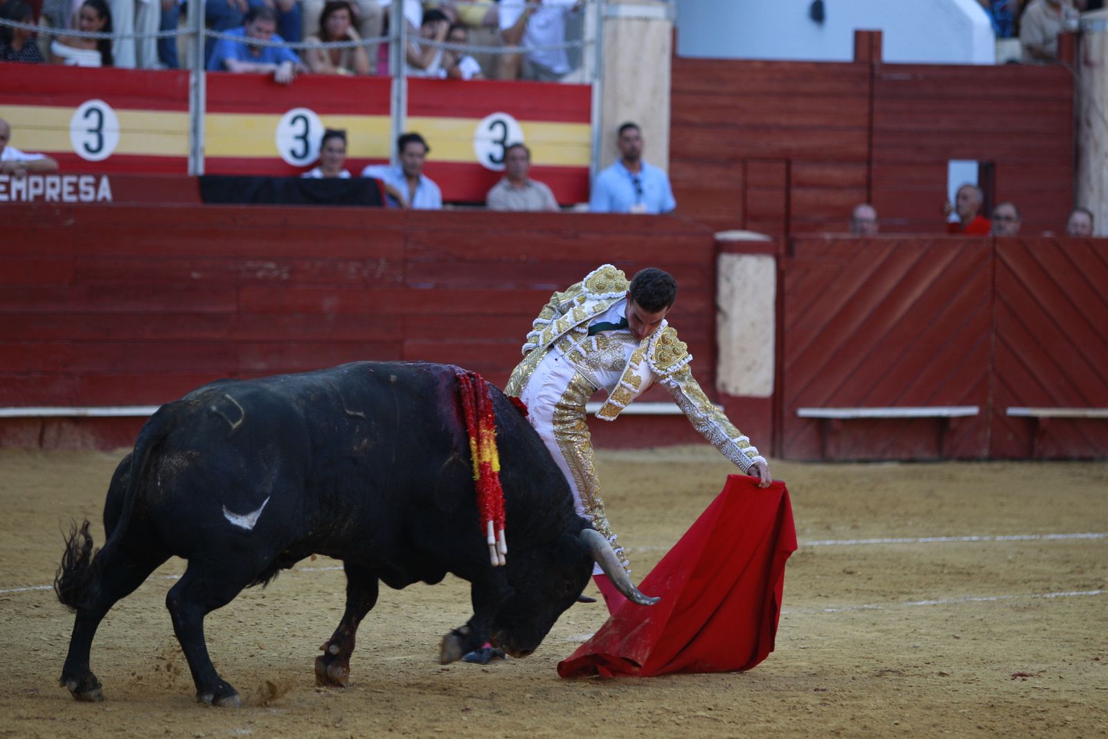 Imágenes de la corrida de toros del jueves en la Feria de Almería 2024