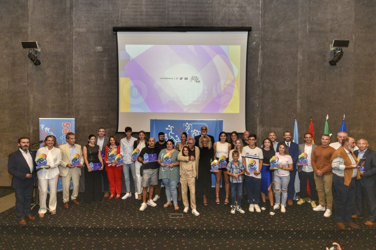 Foto de familia de los premiados en la Gala del Deporte Linense.