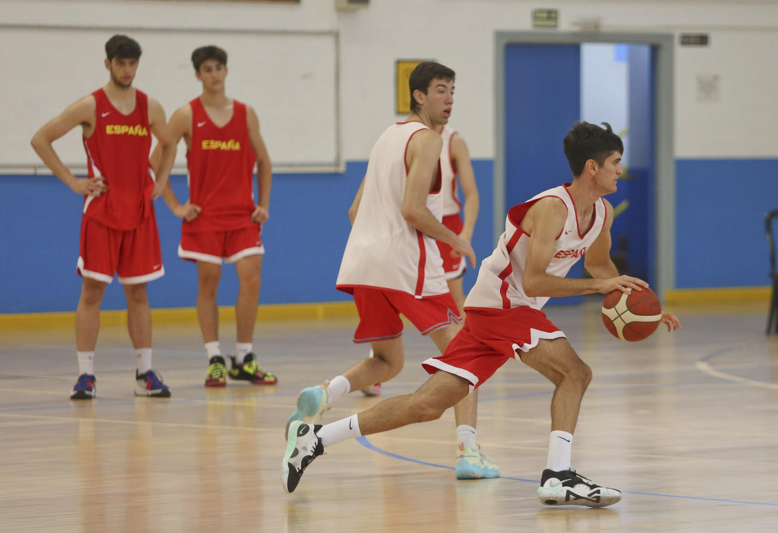 Las fotos de España sub 17 en Fuengirola