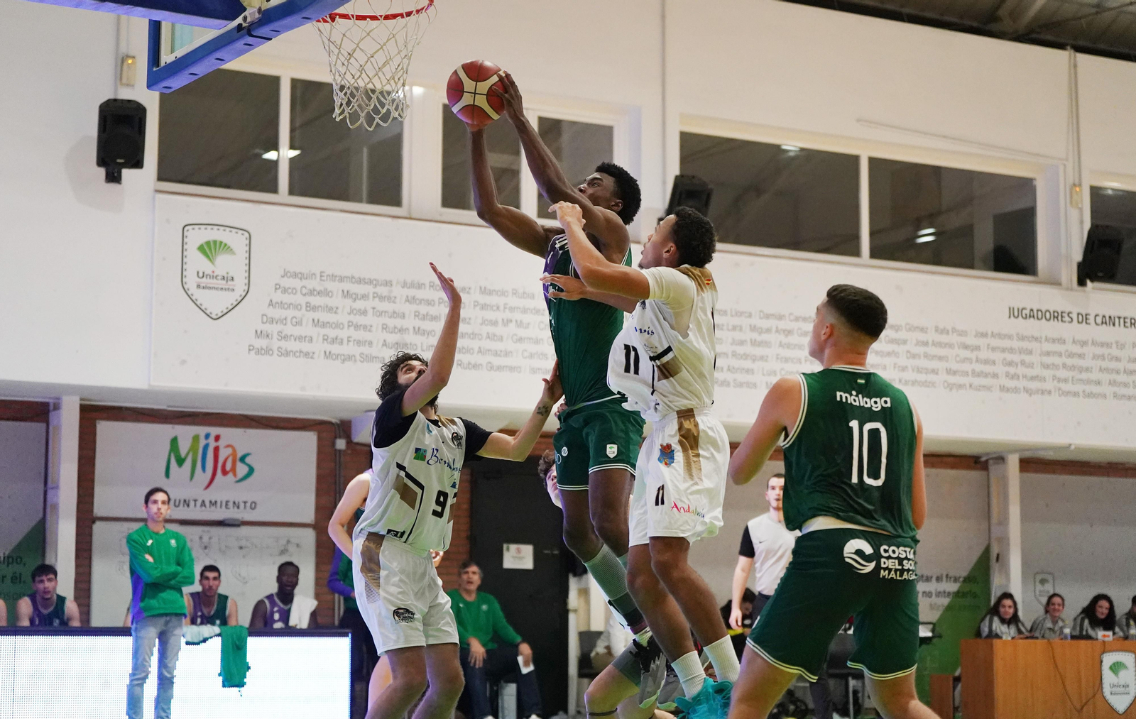 El Unicaja doblega al Benahavís en el derbi de Liga EBA (88-78)