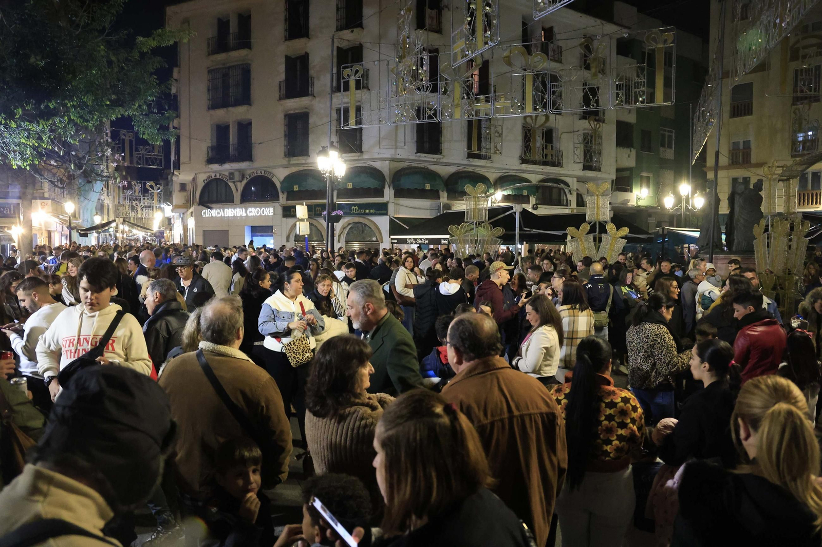 Fotos del encendido del alumbrado navideño en La Línea
