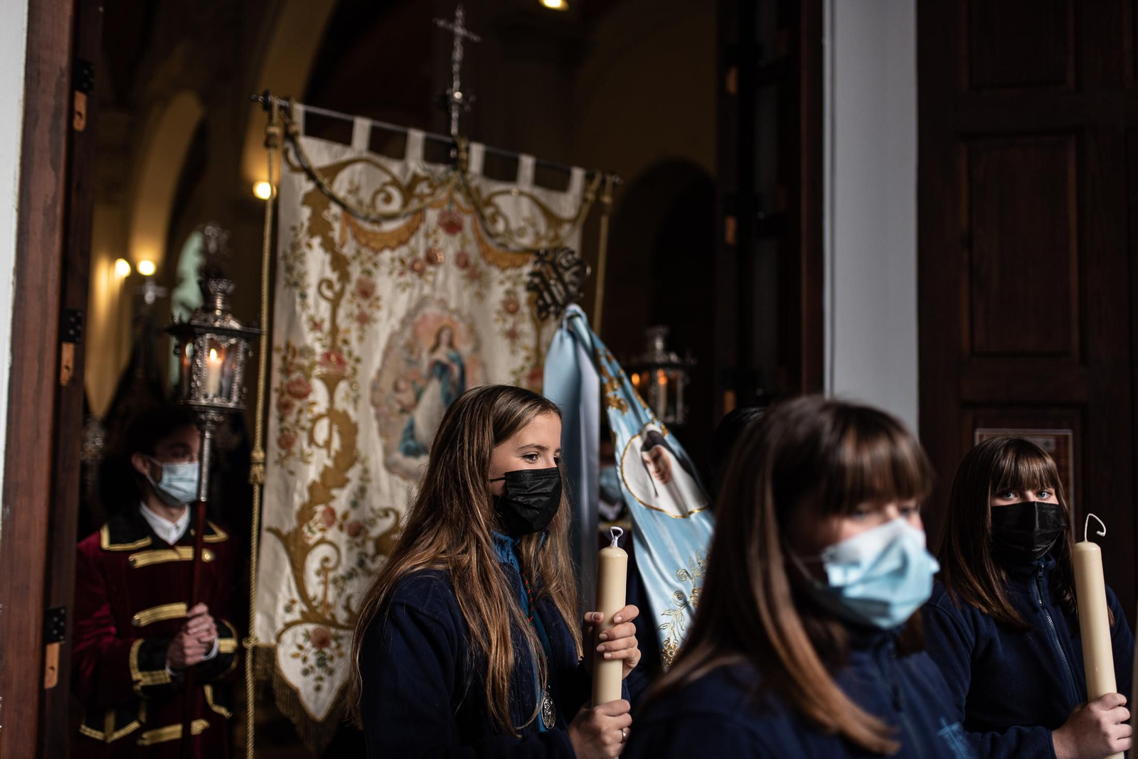 Imágenes de la Inmaculada Concepción procesionando por las calles de Huelva