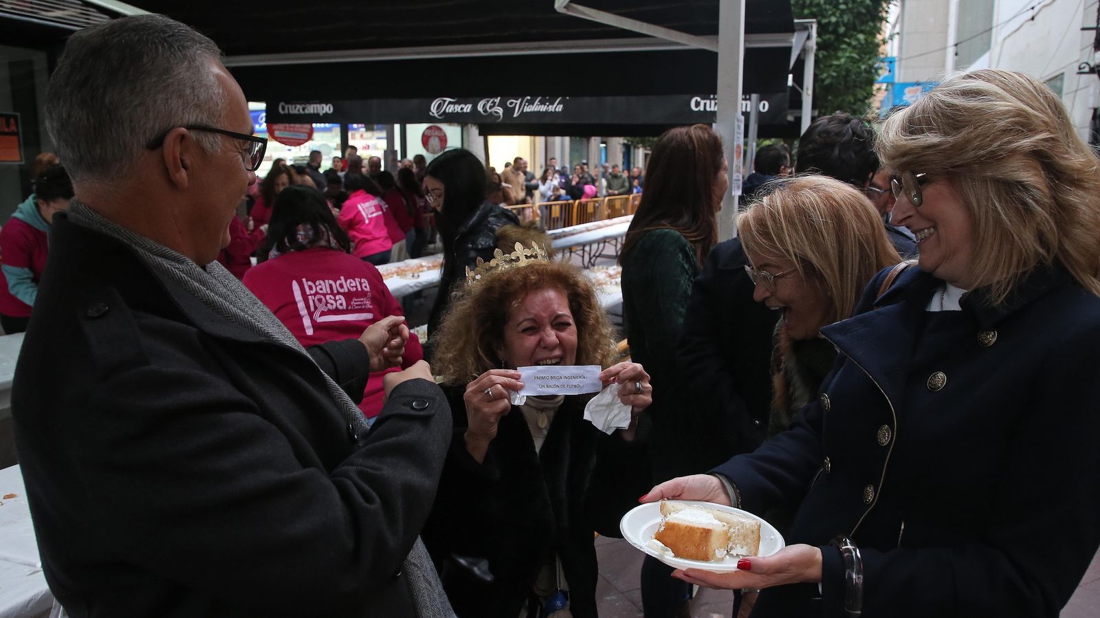 Fotos del II Roscón de Reyes gigante en Algeciras