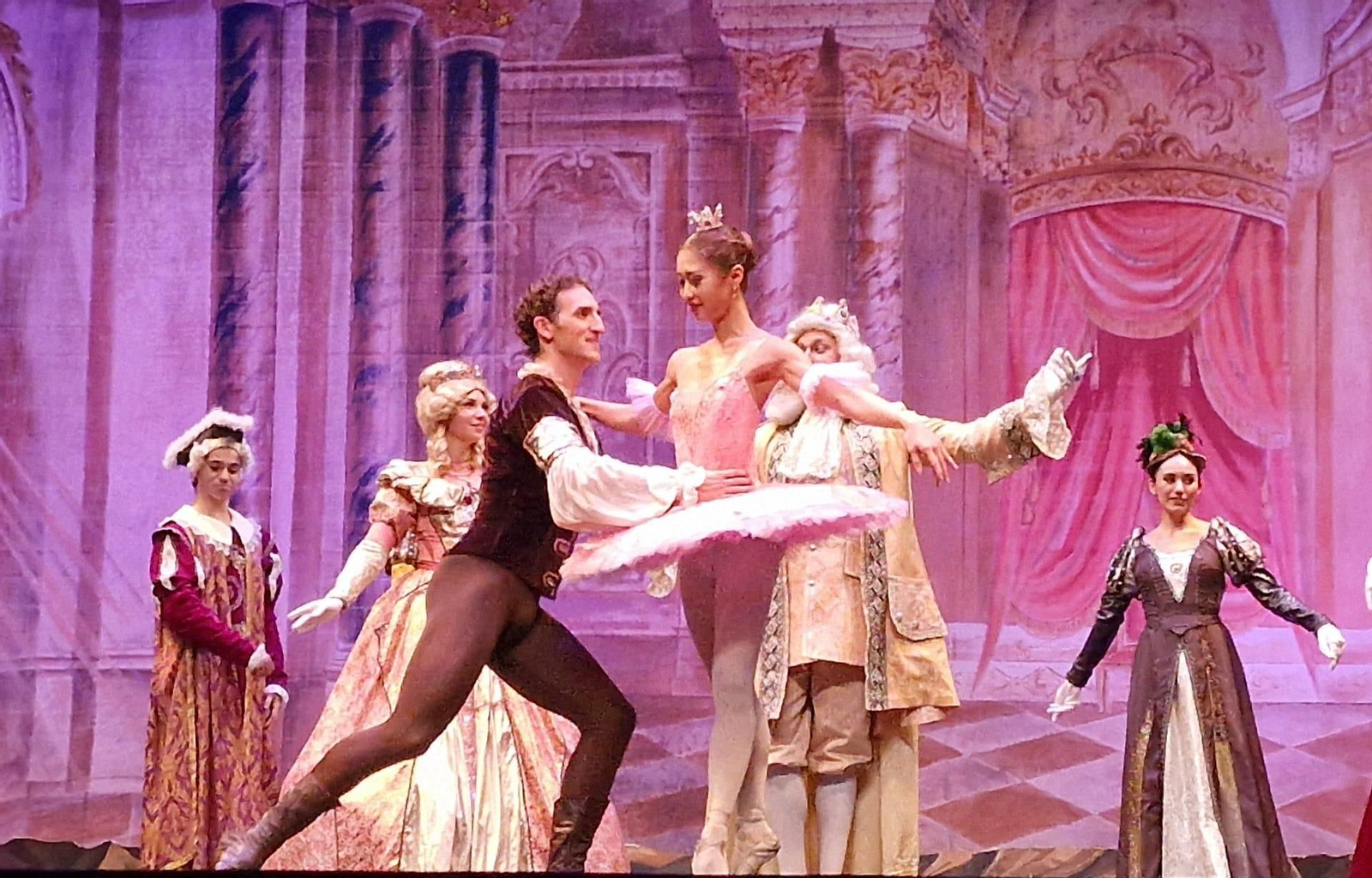 ‘La Bella Durmiente’ del Ballet de Kiev gustó mucho al público.