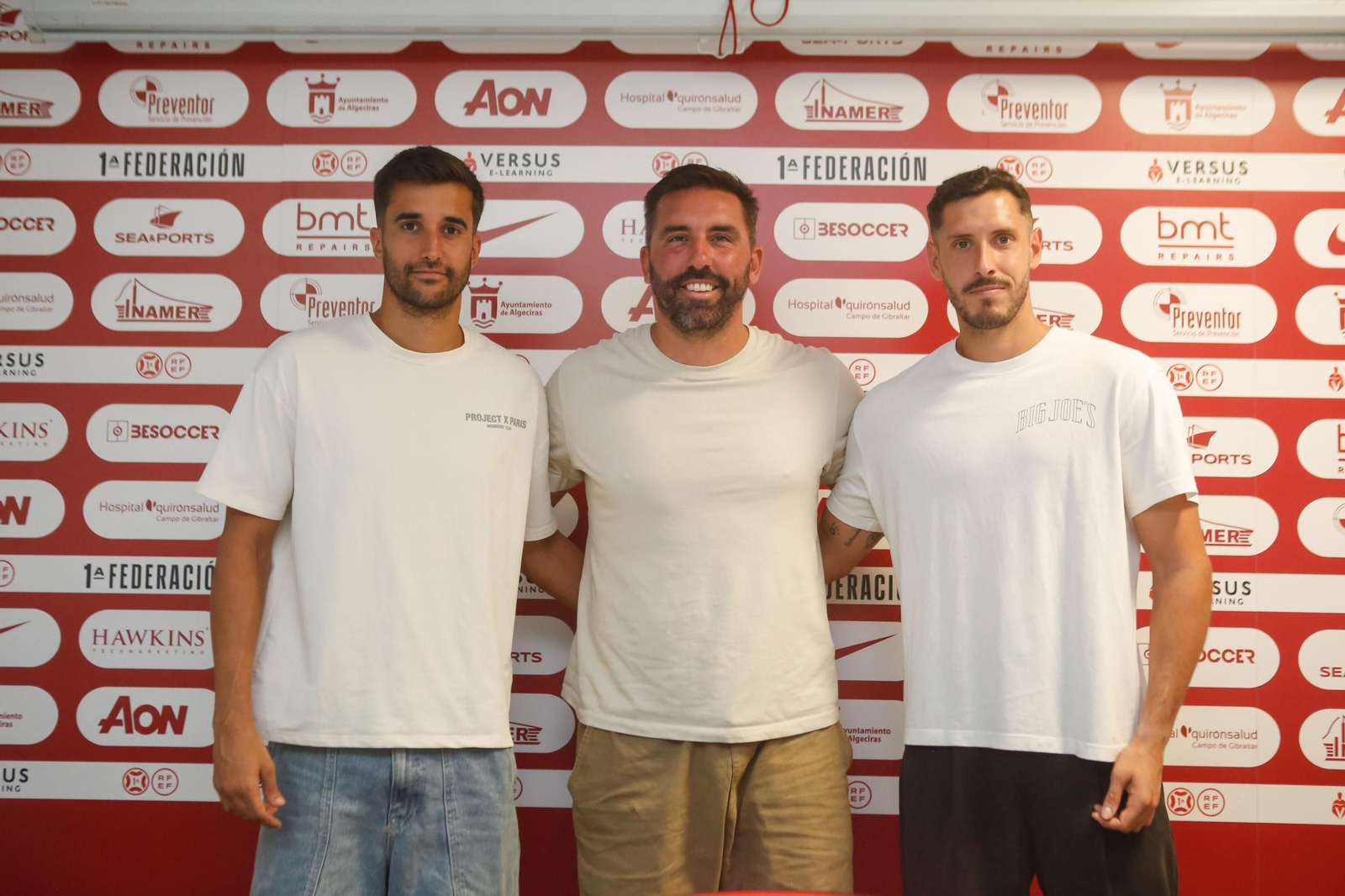 Iván Moreno, Jordi Figueras y Samu Casado posan en la presentación de los dos nuevos porteros del Algeciras CF