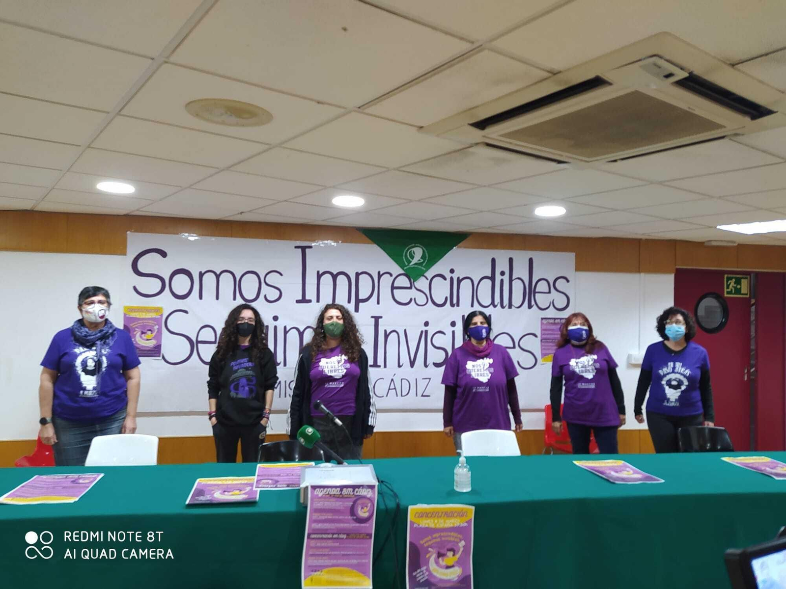 Representantes de la Comisión 8M Cádiz, en la presentación de las actividades.