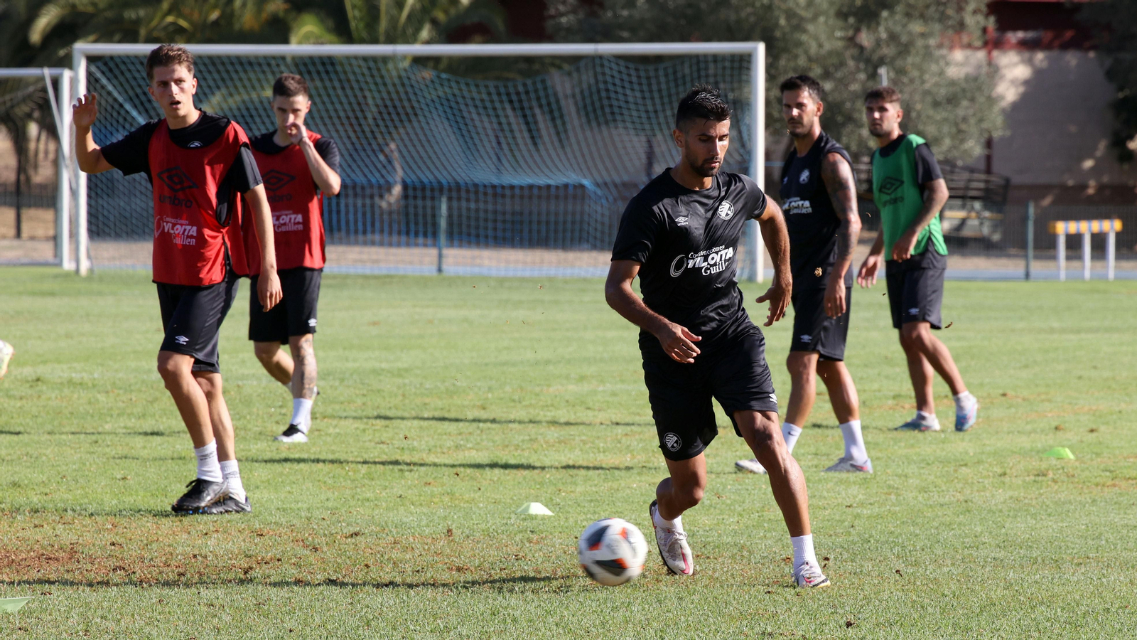 Imágenes del primer entrenamiento de pretemporada del Xerez DFC