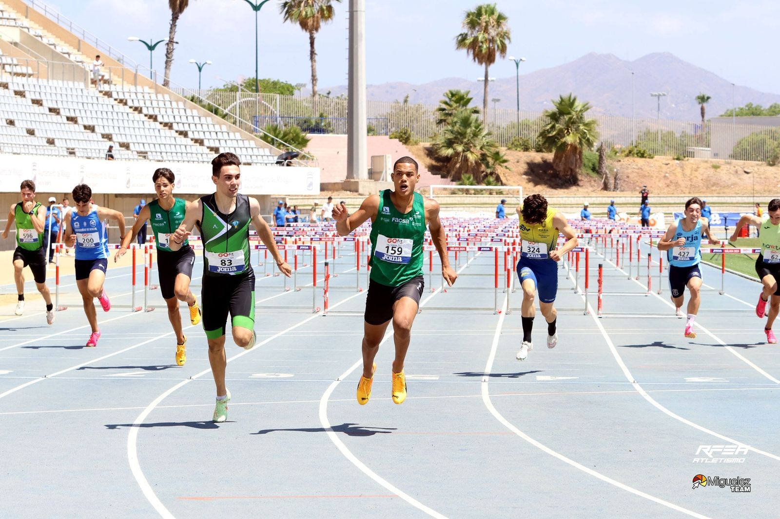 Alejandro Nuñez y el 4x100 del Nerja, campeones de España sub 18 en Málaga