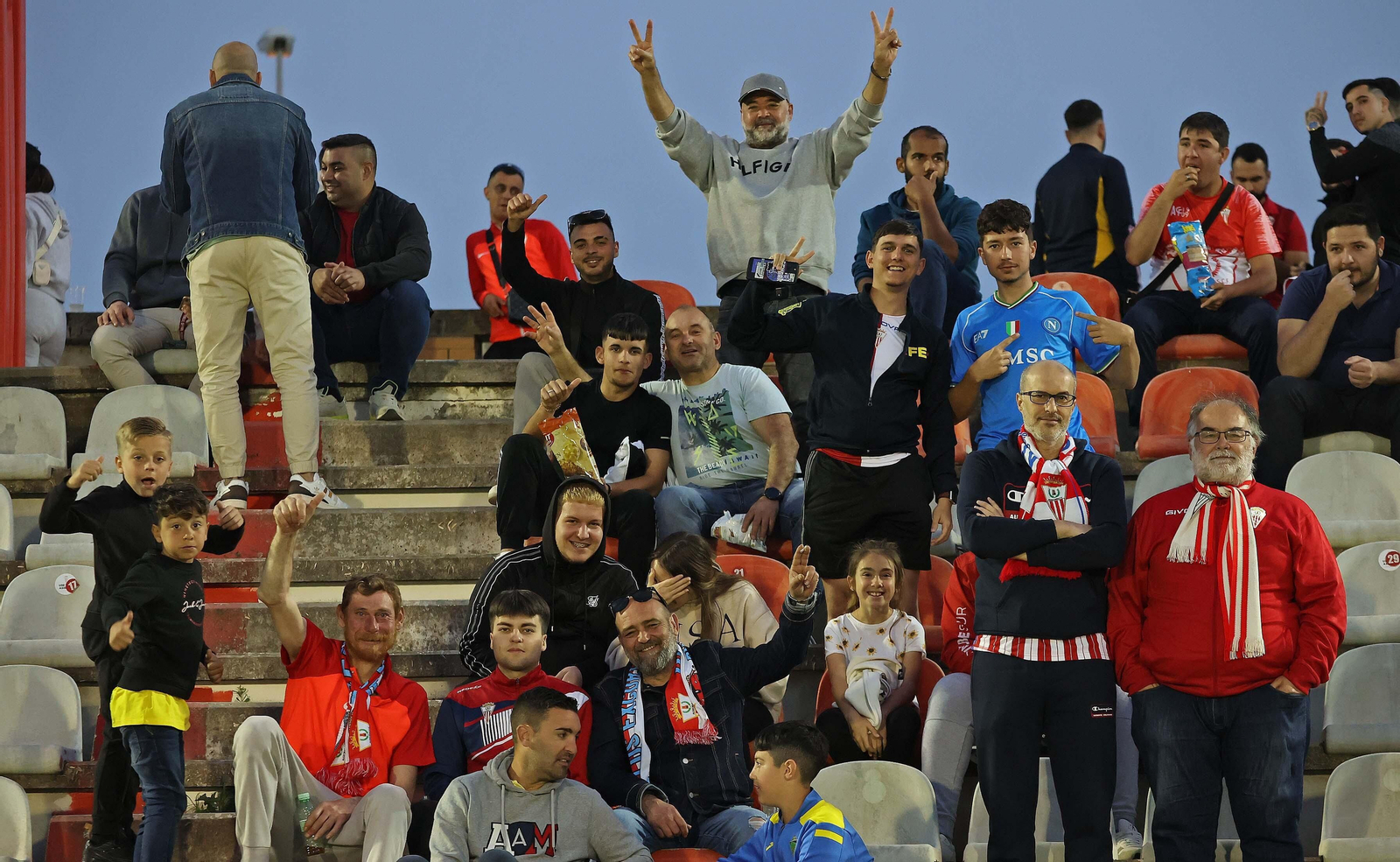 Búscate en el Nuevo Mirador durante el Algeciras - Murcia