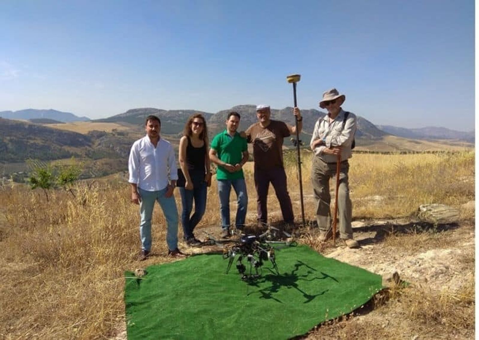 Equipo de trabajo para el nuevo proyecto de estudio de Los Castillejos.