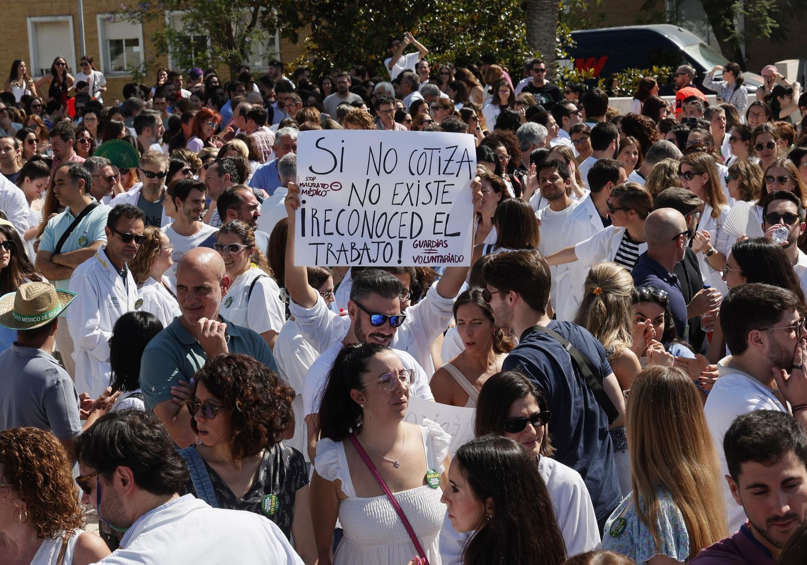 Las imágenes de la manifestación de los médicos sevillanos contra el nuevo estatuto
