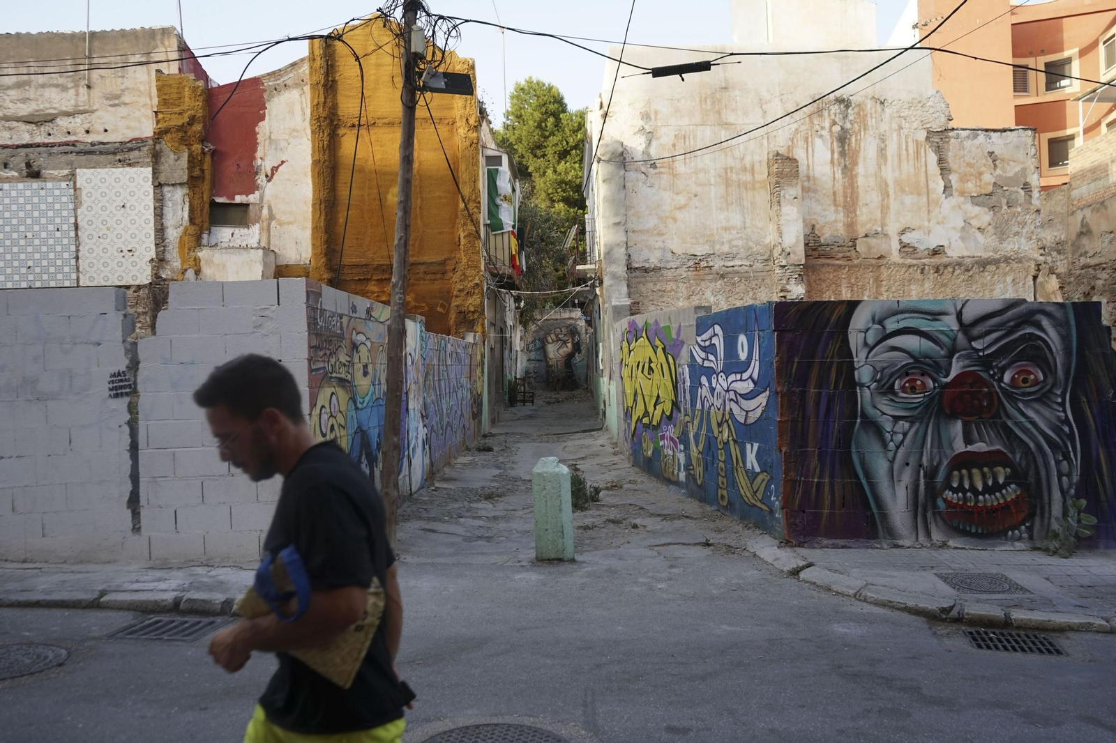 Si le das la vuelta al barrio, lo verás como lo ve Dioniso. Si le das la vuelta al barrio, lo verás como lo ve Dioniso.