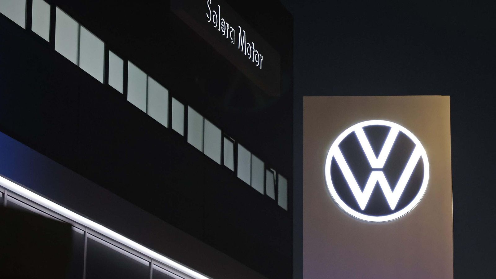 Fotos de la inauguración del nuevo concesionario del Grupo Solera en Los Barrios