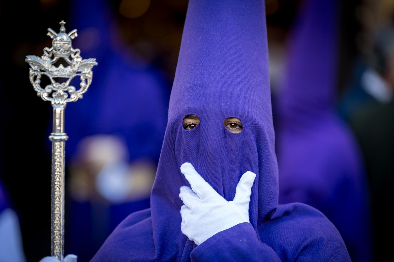 Imágenes de la salida de Columna en la Semana Santa de Cádiz 2025