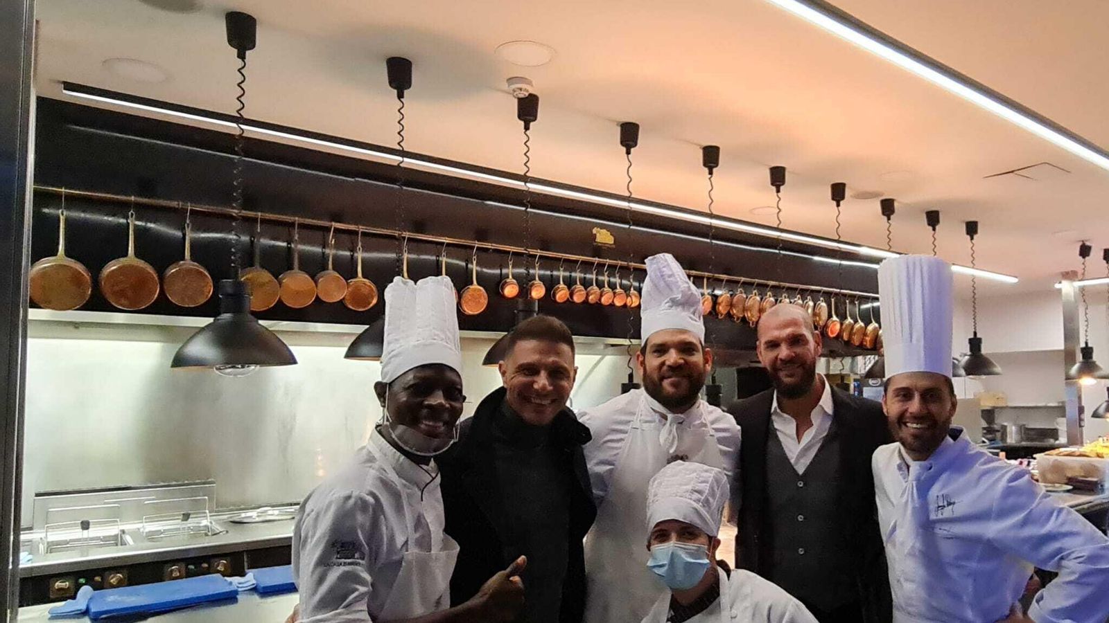 Joaquín y el equipo de La Casa de Manolete Bistró