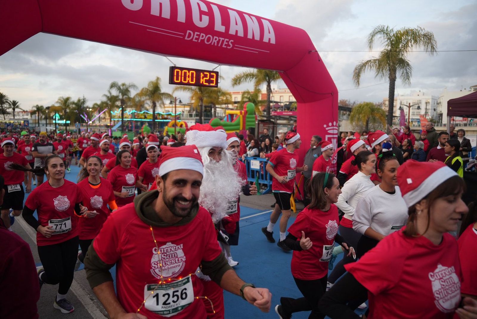 Imágenes de la XII Carrera San Silvestre Chiclanera