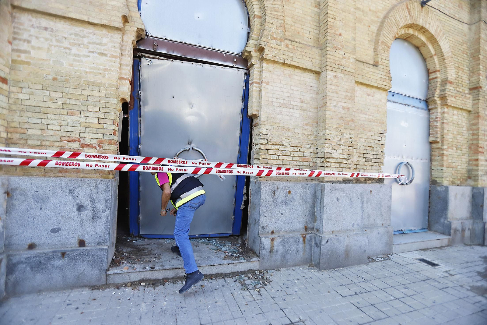 Un incendio deja importantes en la antigua estación de tren de Huelva