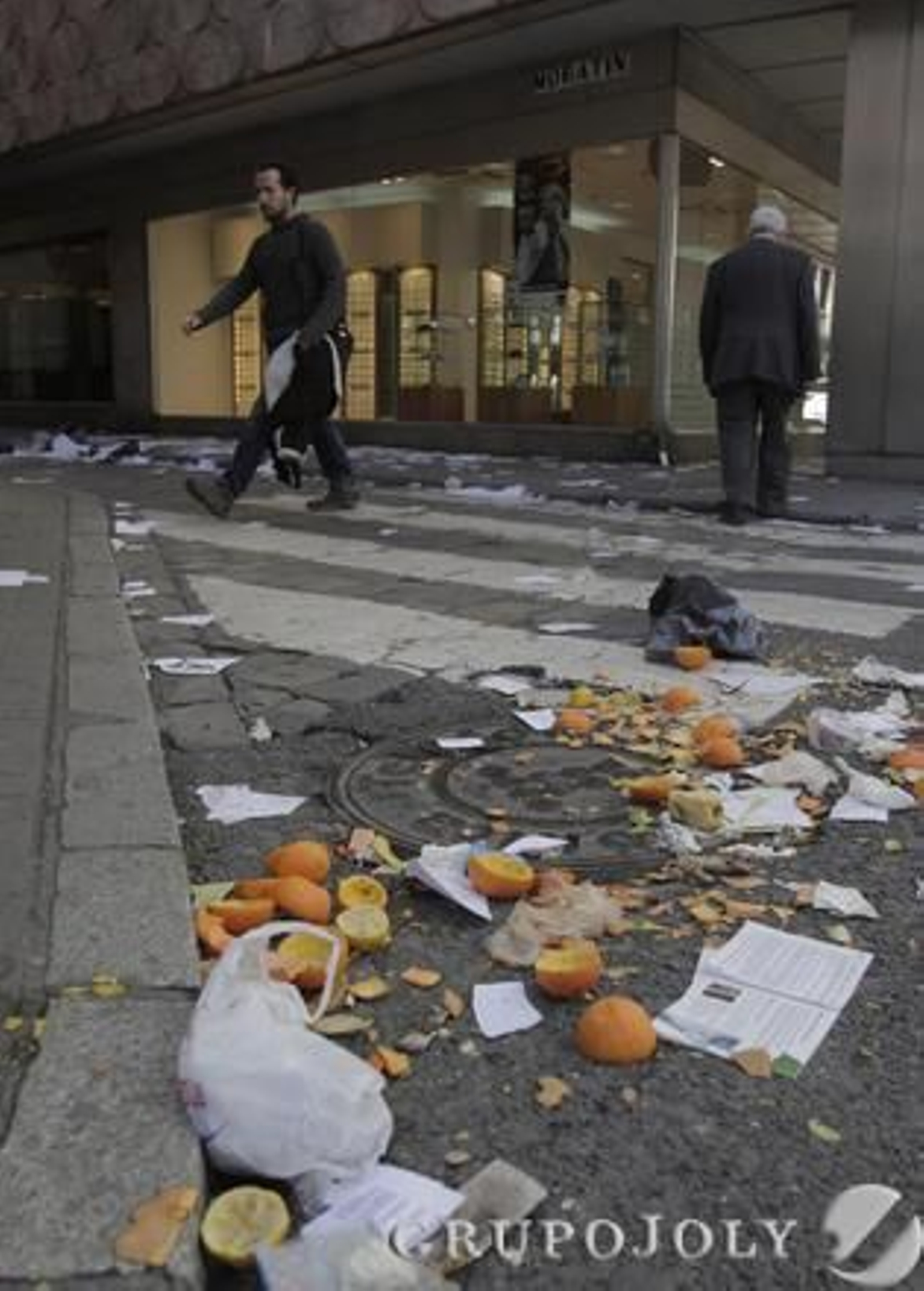 Los primeros efectos de la huelga en Lipasam.

Foto: Antonio Pizarro
