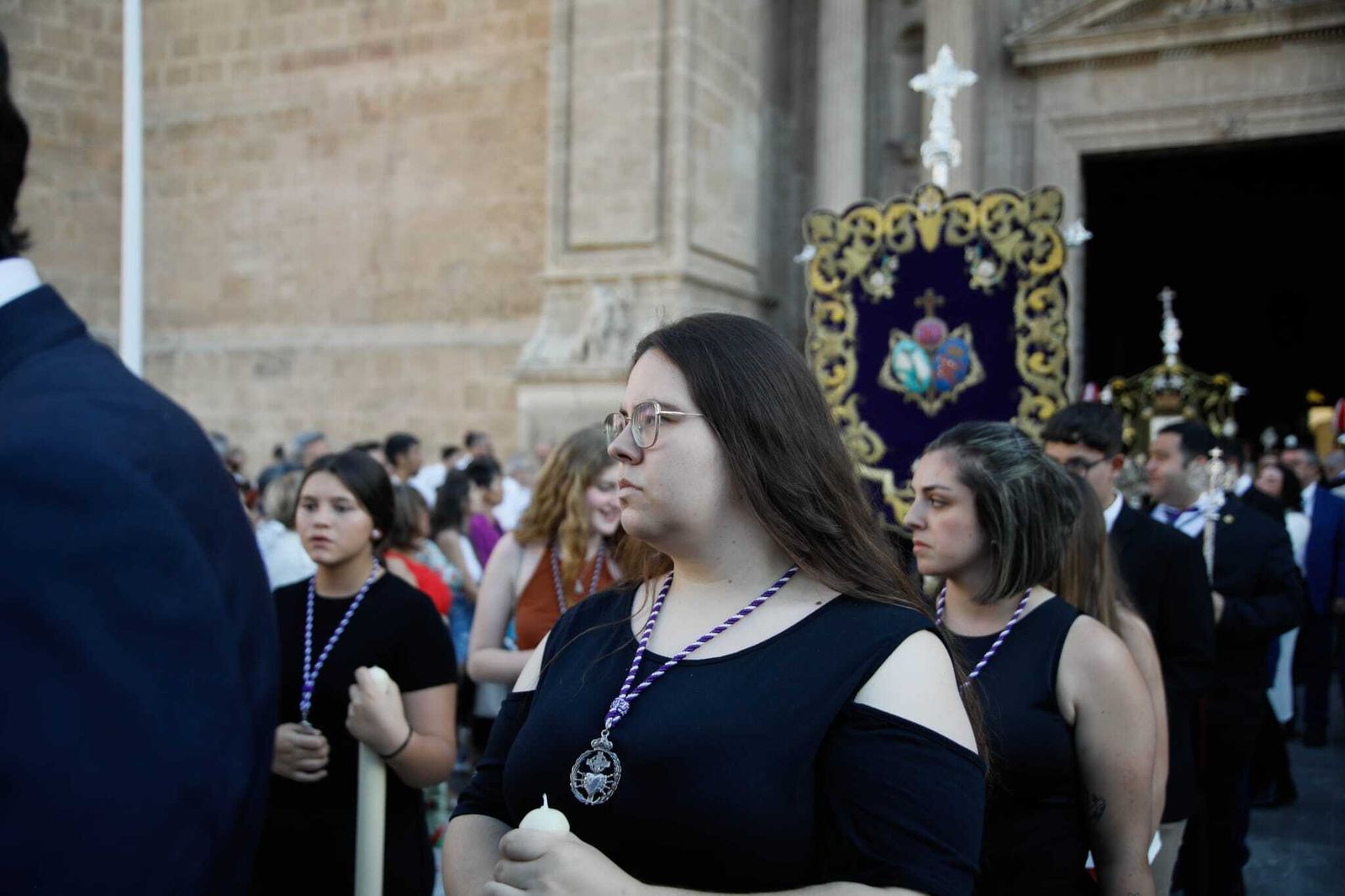 Imágenes de la procesión del Corpus Christi en Almería: así han sido la misa y la posterior marcha por la capital