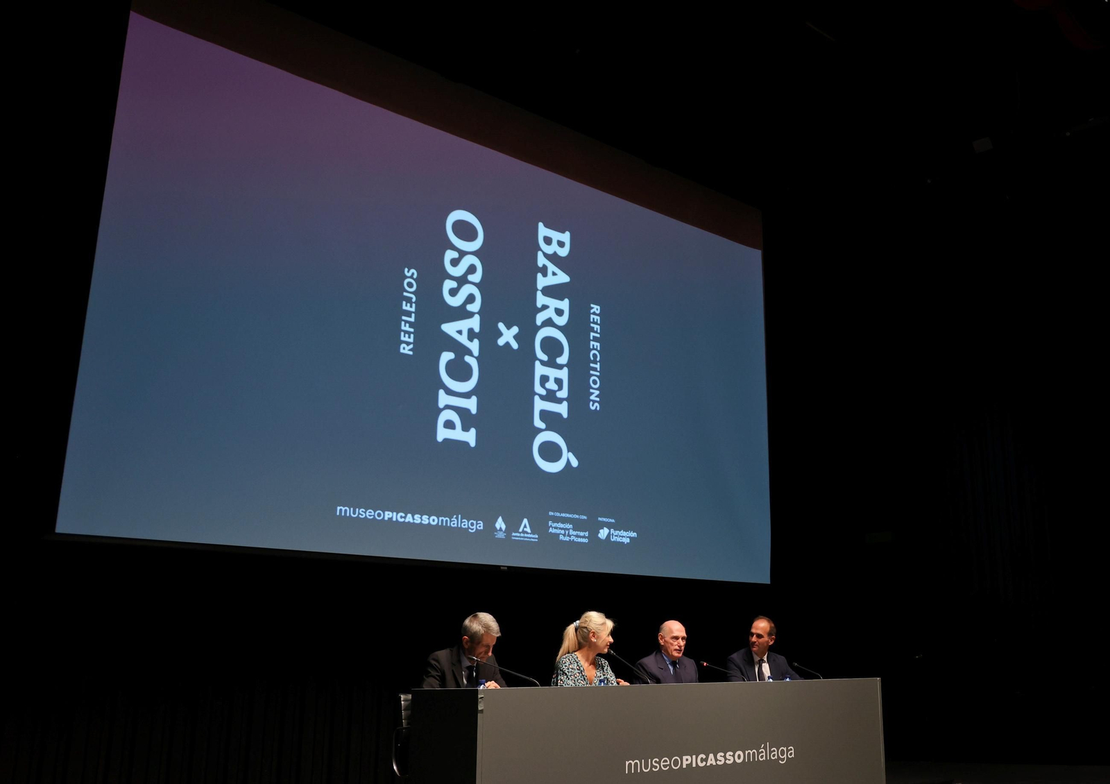 La consejera de Cultura y Deporte y presidenta del Patronato MPM, Patricia del Pozo; el copresidente de Fundación Almine y Bernard Ruiz-Picasso (FABA) y presidente del Consejo Ejecutivo MPM, Bernard Ruiz-Picasso; el presidente de Fundación Unicaja, José M. Domínguez; y el director artístico MPM, Miguel López-Remiro, presentan el proyecto 'Reflejos Picasso'.