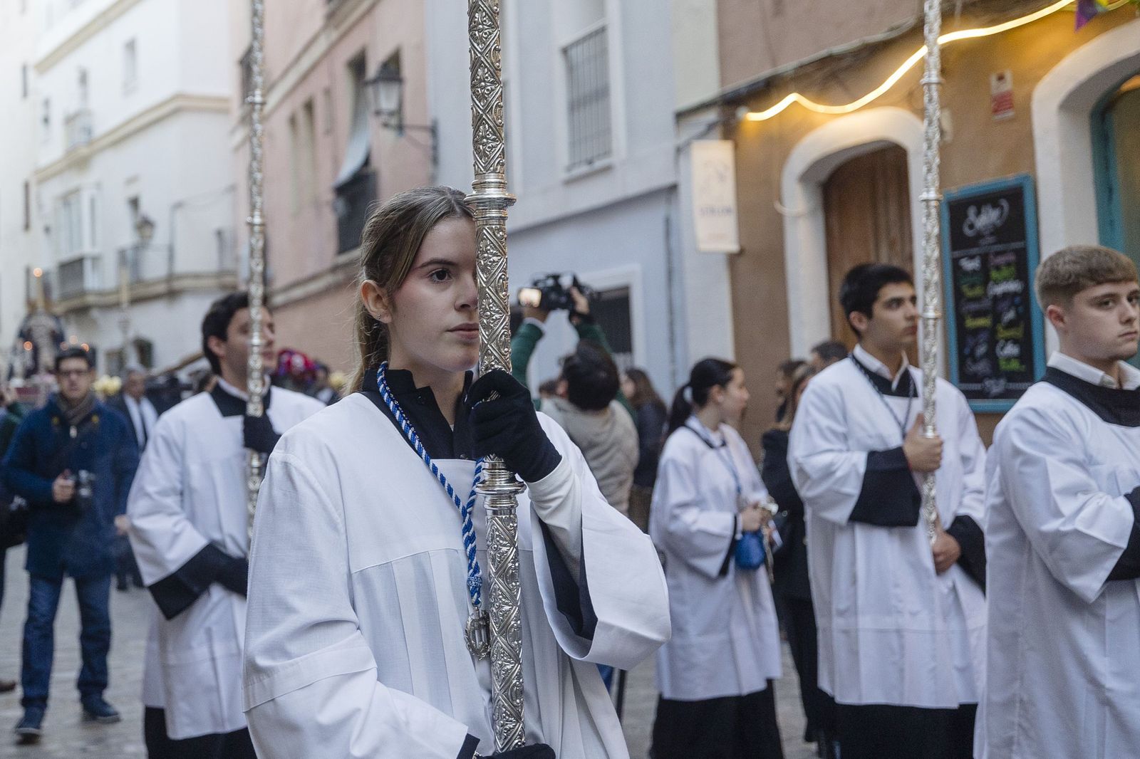 Las imágenes de los traslados de las cofradías de Santa Cruz