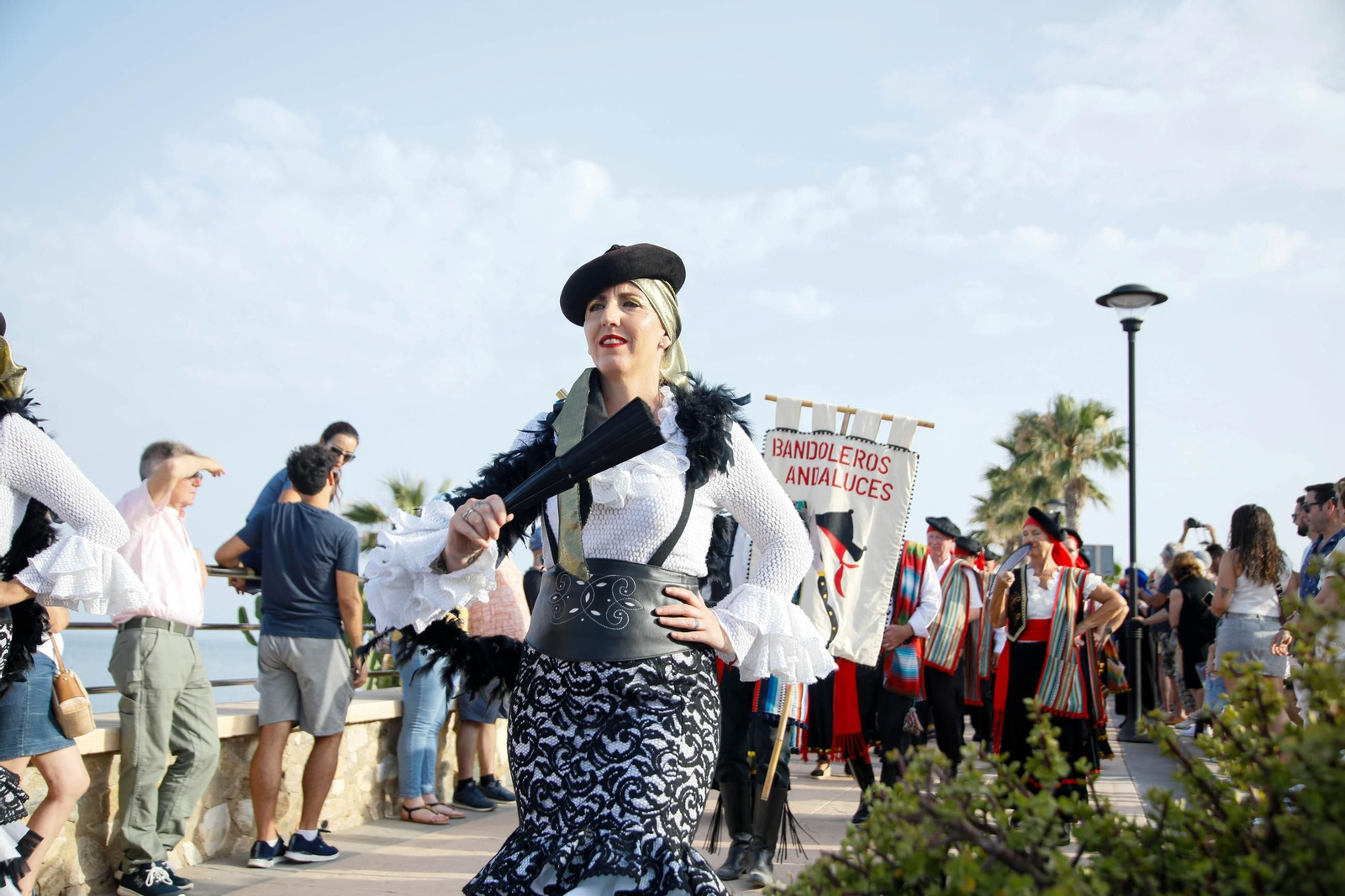 La carrera de cintas y la exhibición de caballos de los Moros y Cristianos de Mojácar, en imágenes