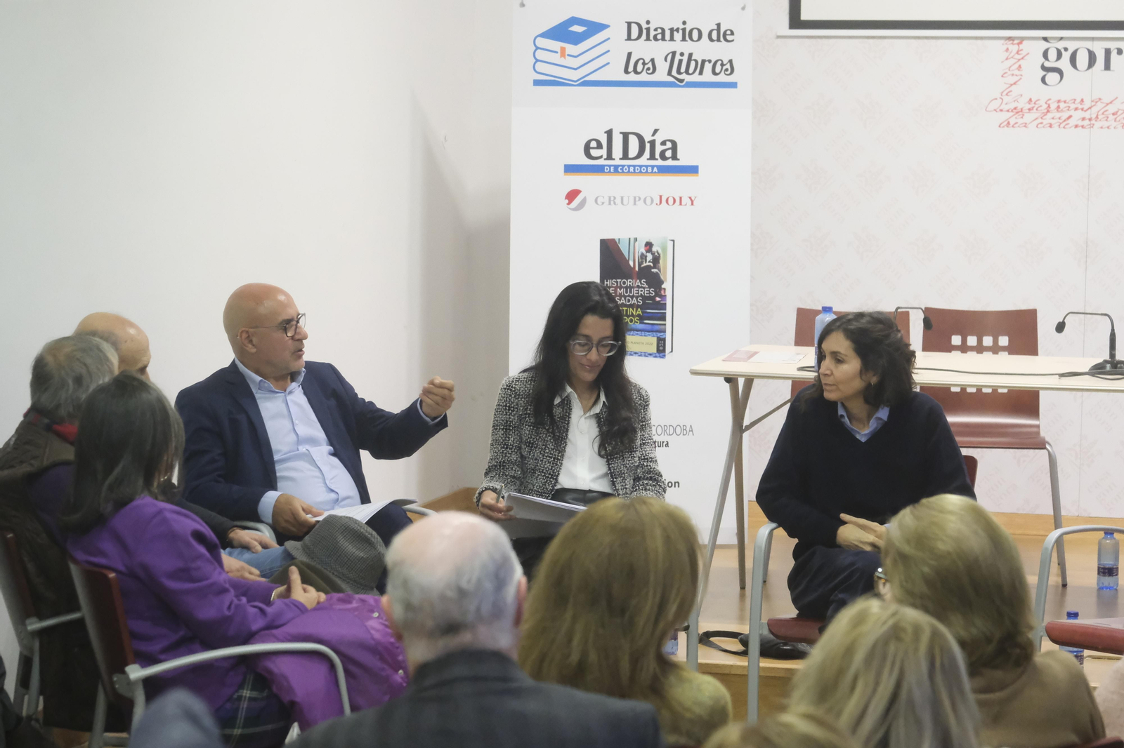 Las imágenes de la presentación de la obra ‘Historias de mujeres casadas’ de Cristina Campos en Córdoba