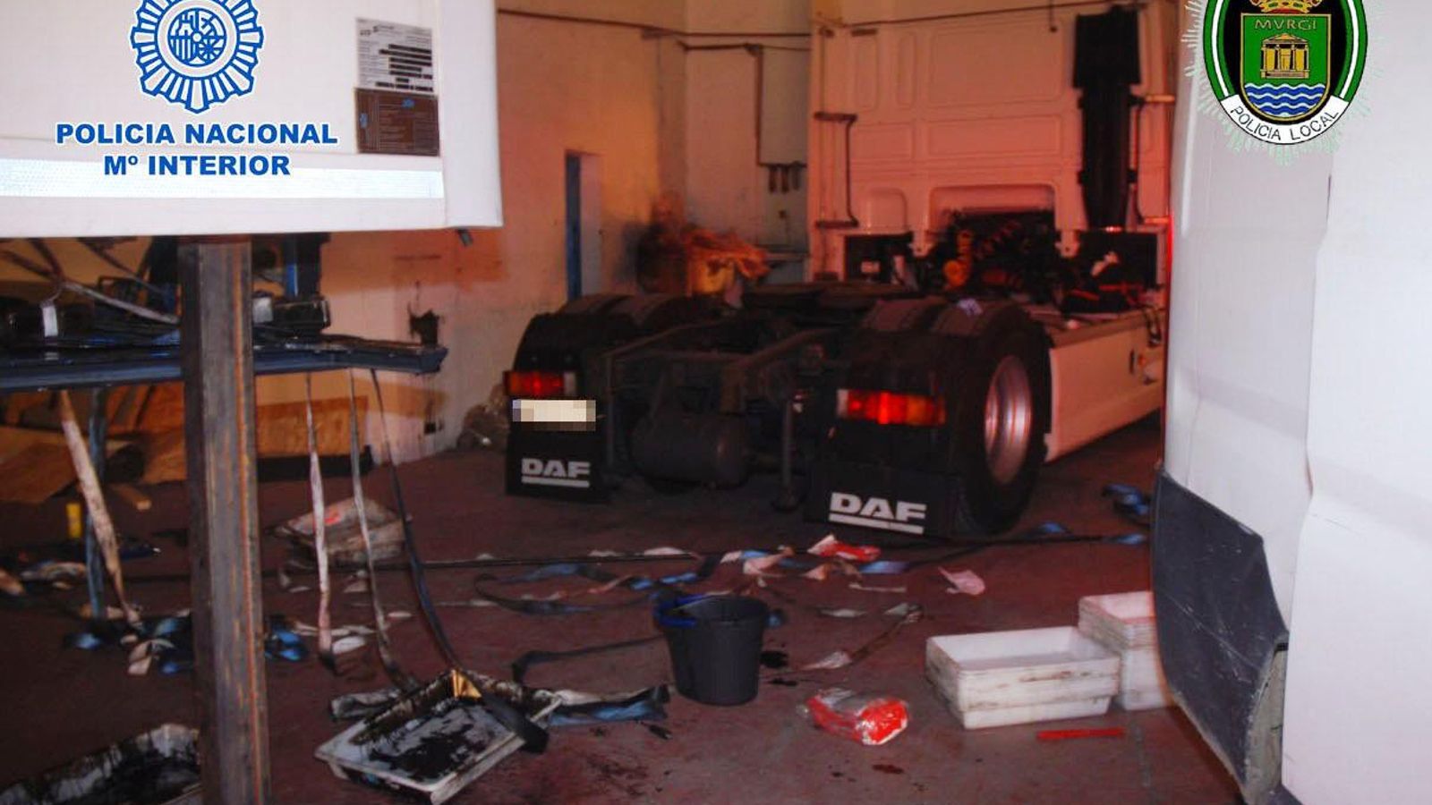 Cabeza de trailer encontrada cargada de droga.