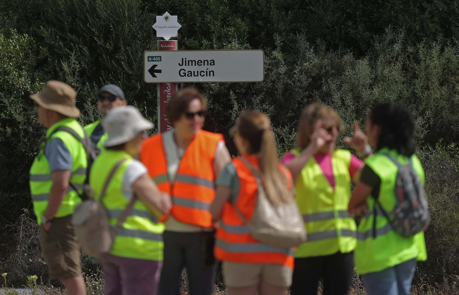 Fotos de la concentración por el mal estado de la carretera A-405 en Jimena