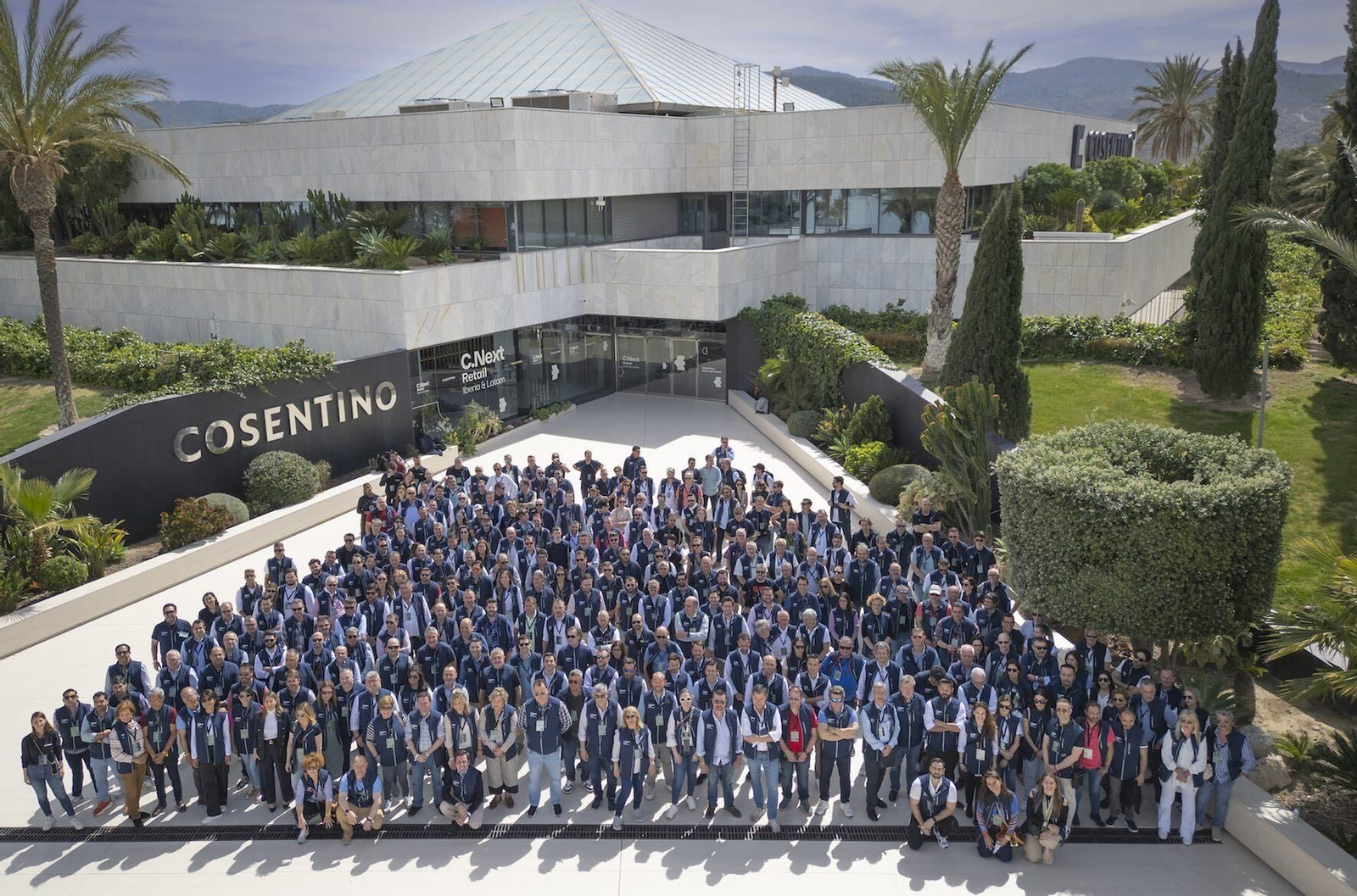 Foto de grupo de C.Next Retail.