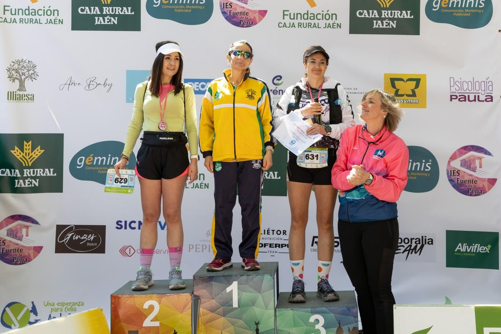 En imágenes: kilómetros para la esperanza de Celia en el CxM Trail Solidario IES Fuente de la Peña (II)