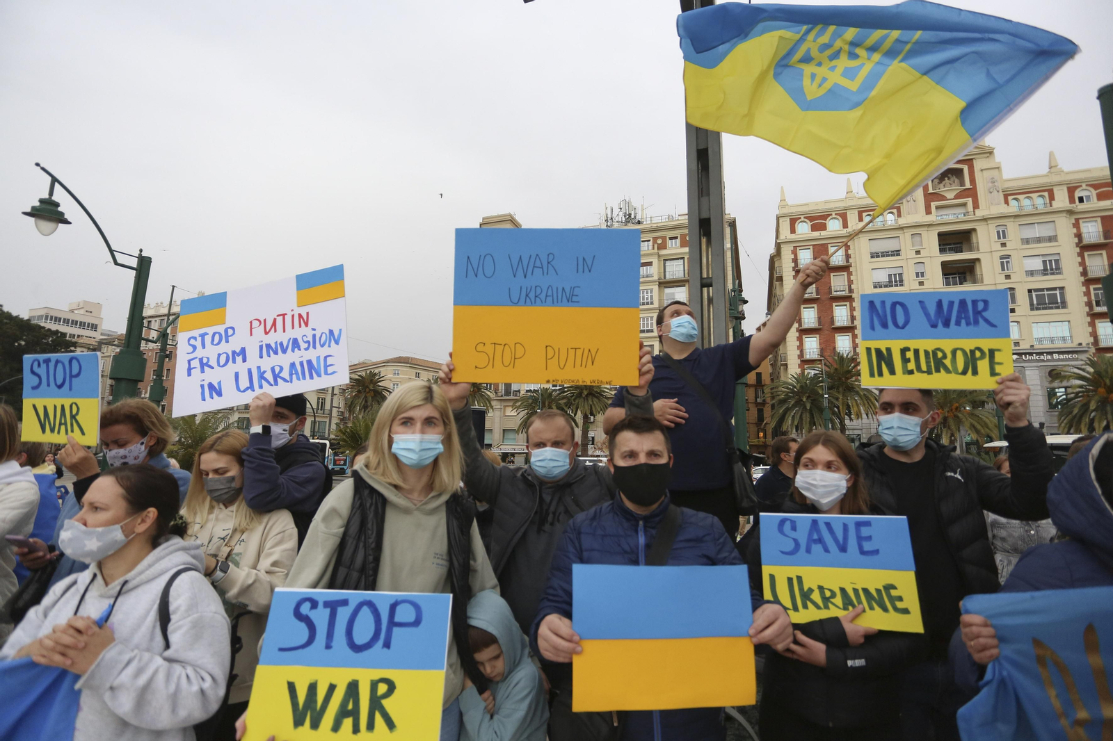 Las fotos de la concentración en Málaga para implorar la paz