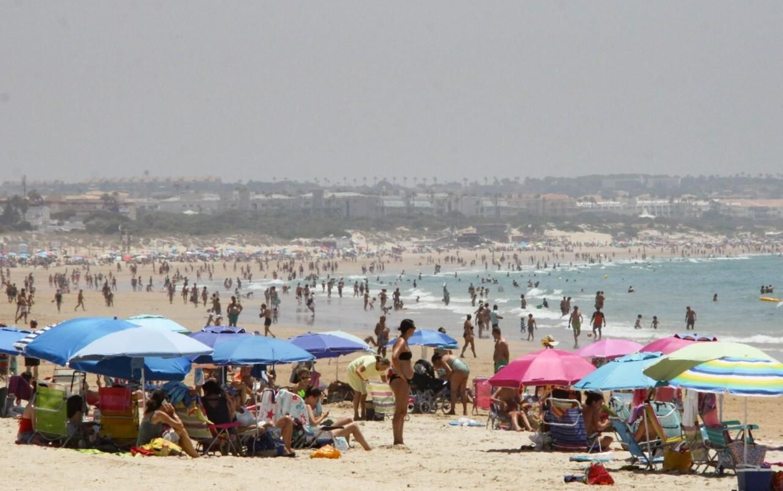 La playa de La Barrosa. La playa de La Barrosa.