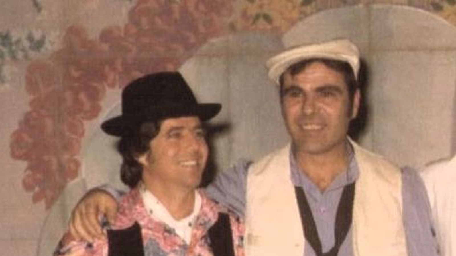 A la izquierda con Jesús Monzón en ‘Payos y gitanos’ (1980). 