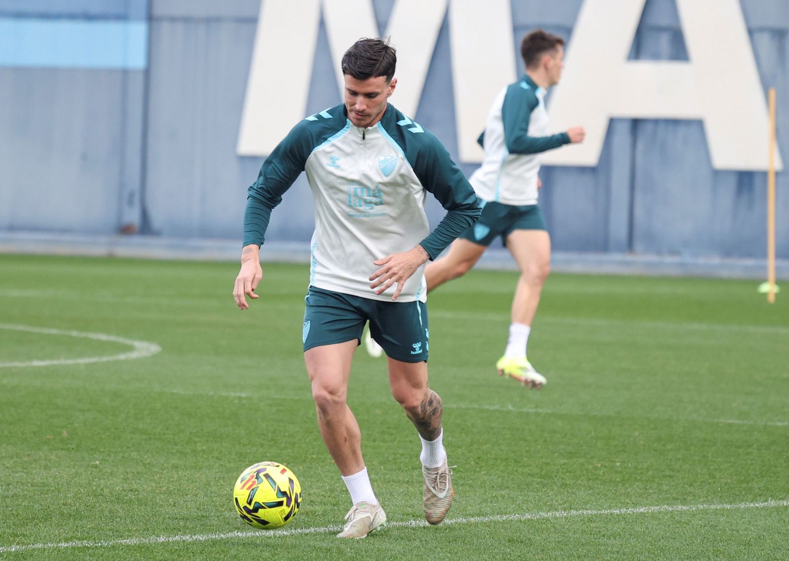 El Málaga CF vuelve al tajo sin Lobete en una semana eterna