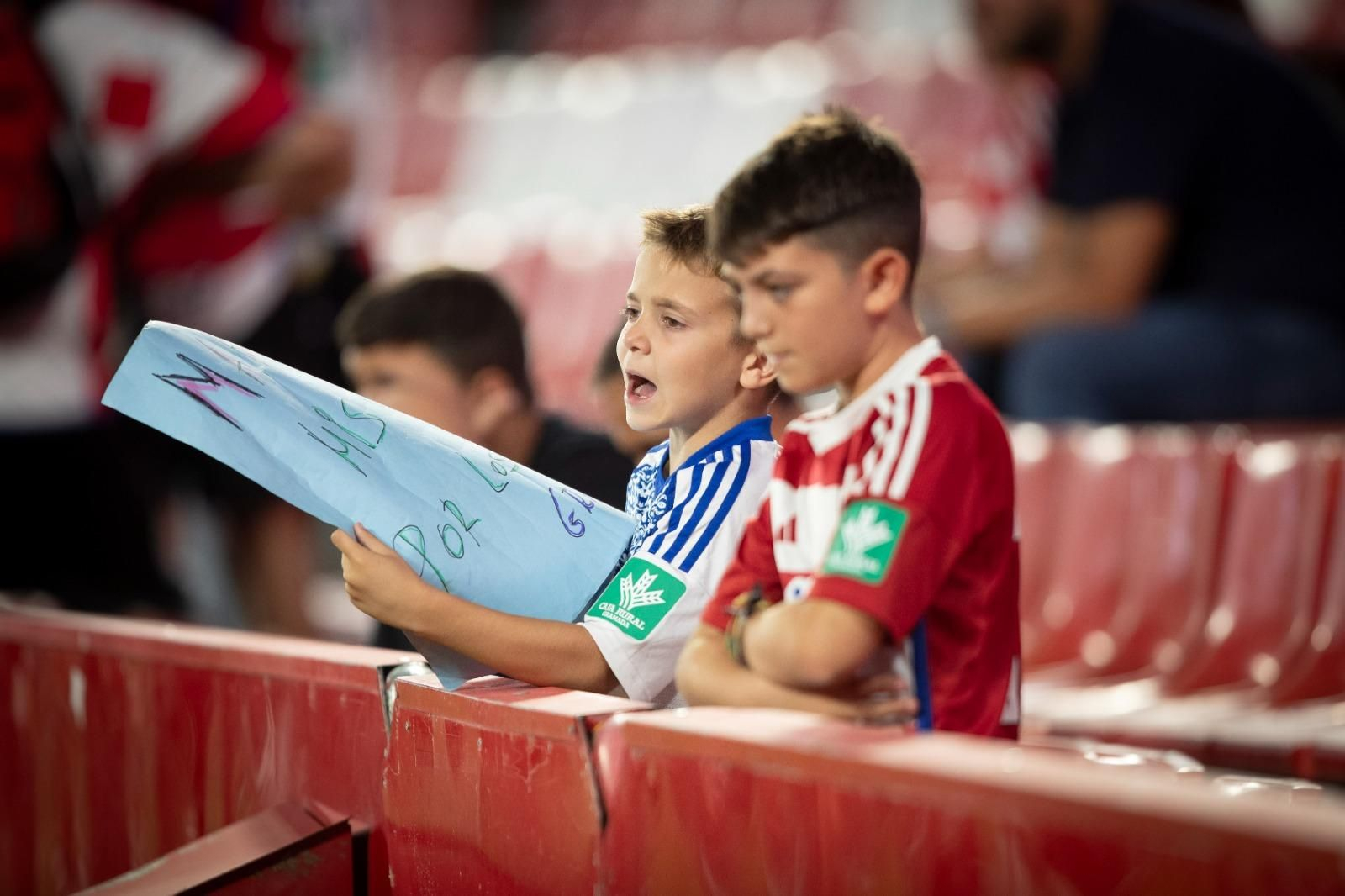 Encuéntrate en la grada de Los Cármenes en el Granada-Real Sociedad 'B'