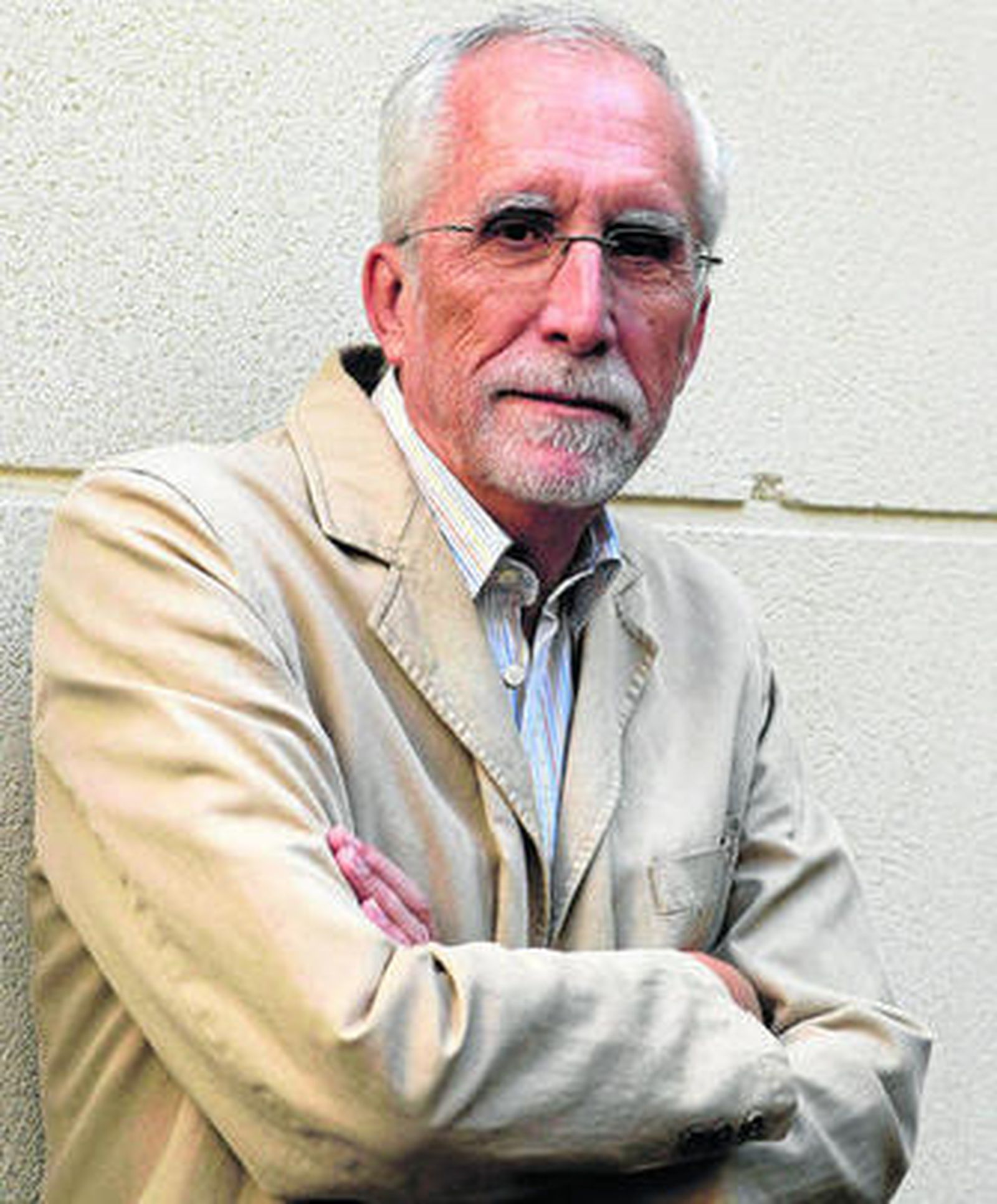 Luis Mateo Díez (Villablino, León, 1942) narra la historia de un tipo desconcertado ante el mundo.