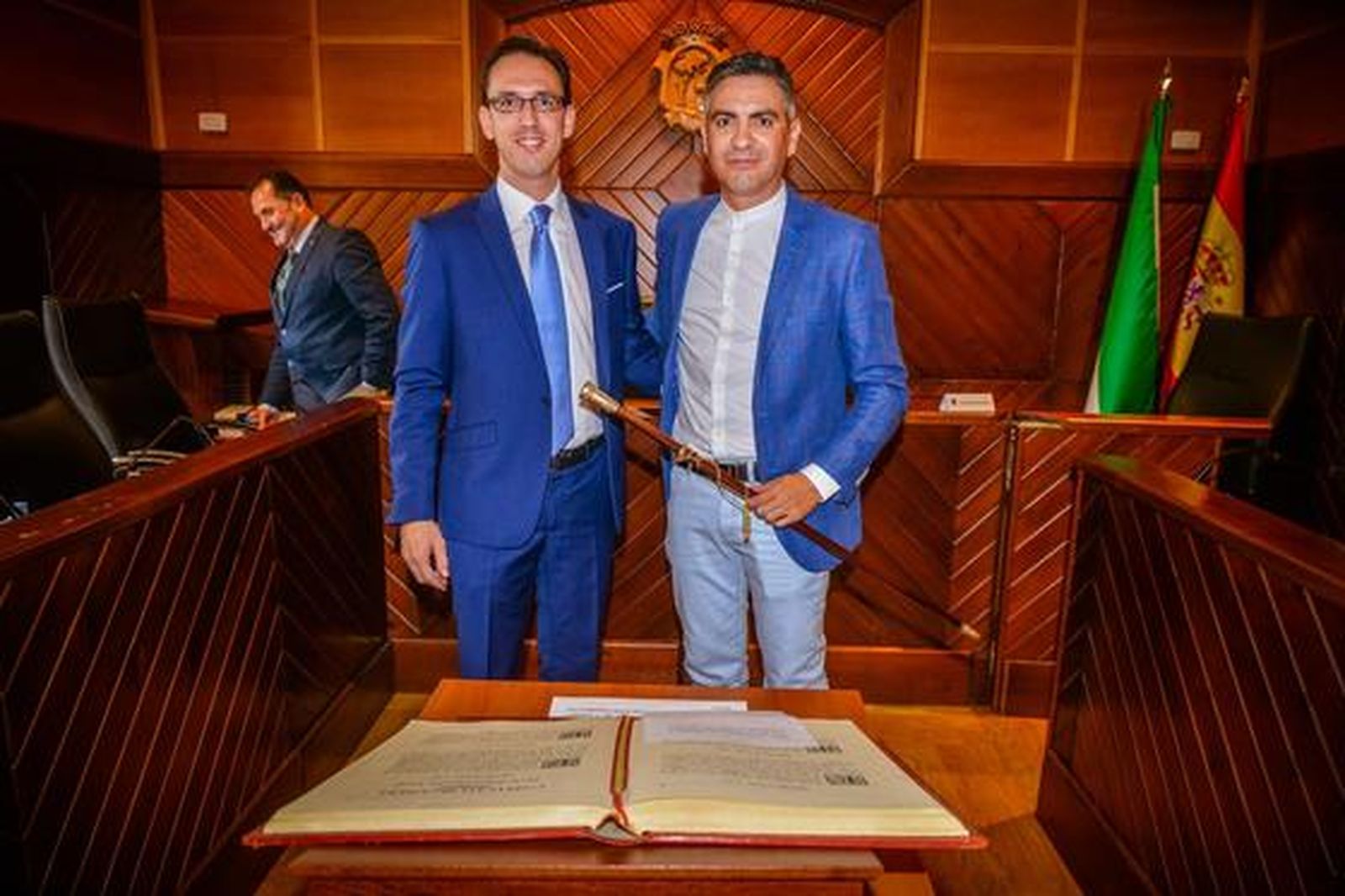 Emiliano Pozuelo (En Positivo) y su socio de gobierno, Santiago Cabello (PP). Foto: Sánchez Ruiz