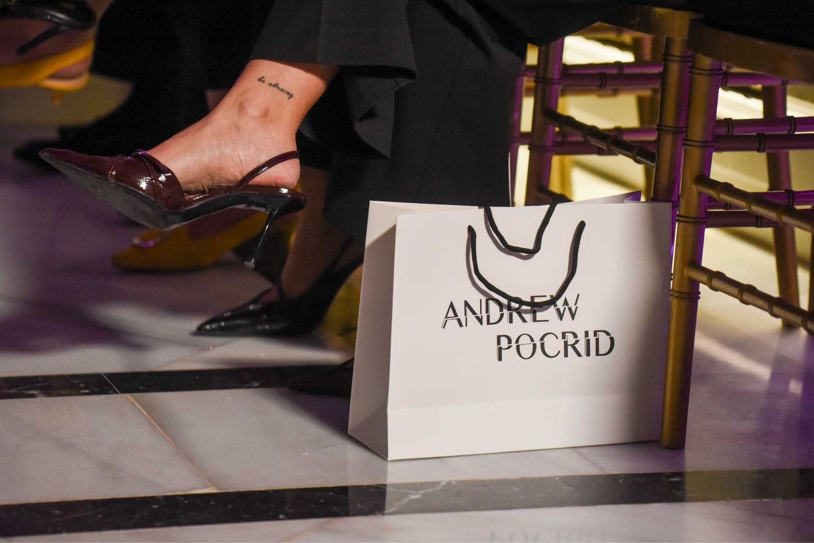 Desfile de Andrew Pocrid en La Casa de Manolete Bistró