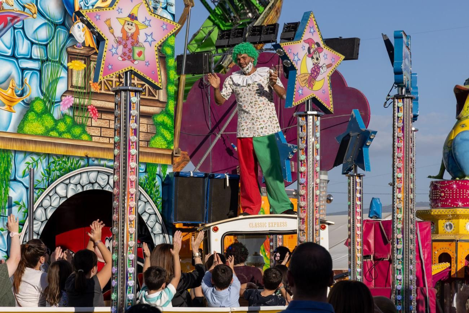 Cientos de jiennenses acudieron a su cita con los "cacharricos"