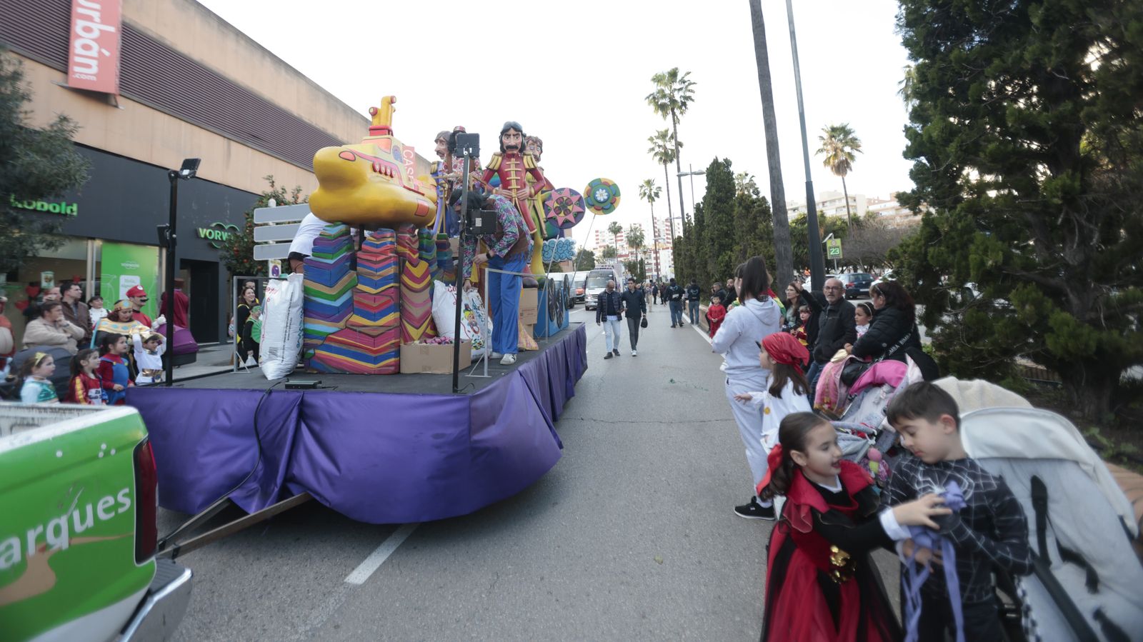 Búscate en las fotos de la cabalgata del Carnaval de Algeciras