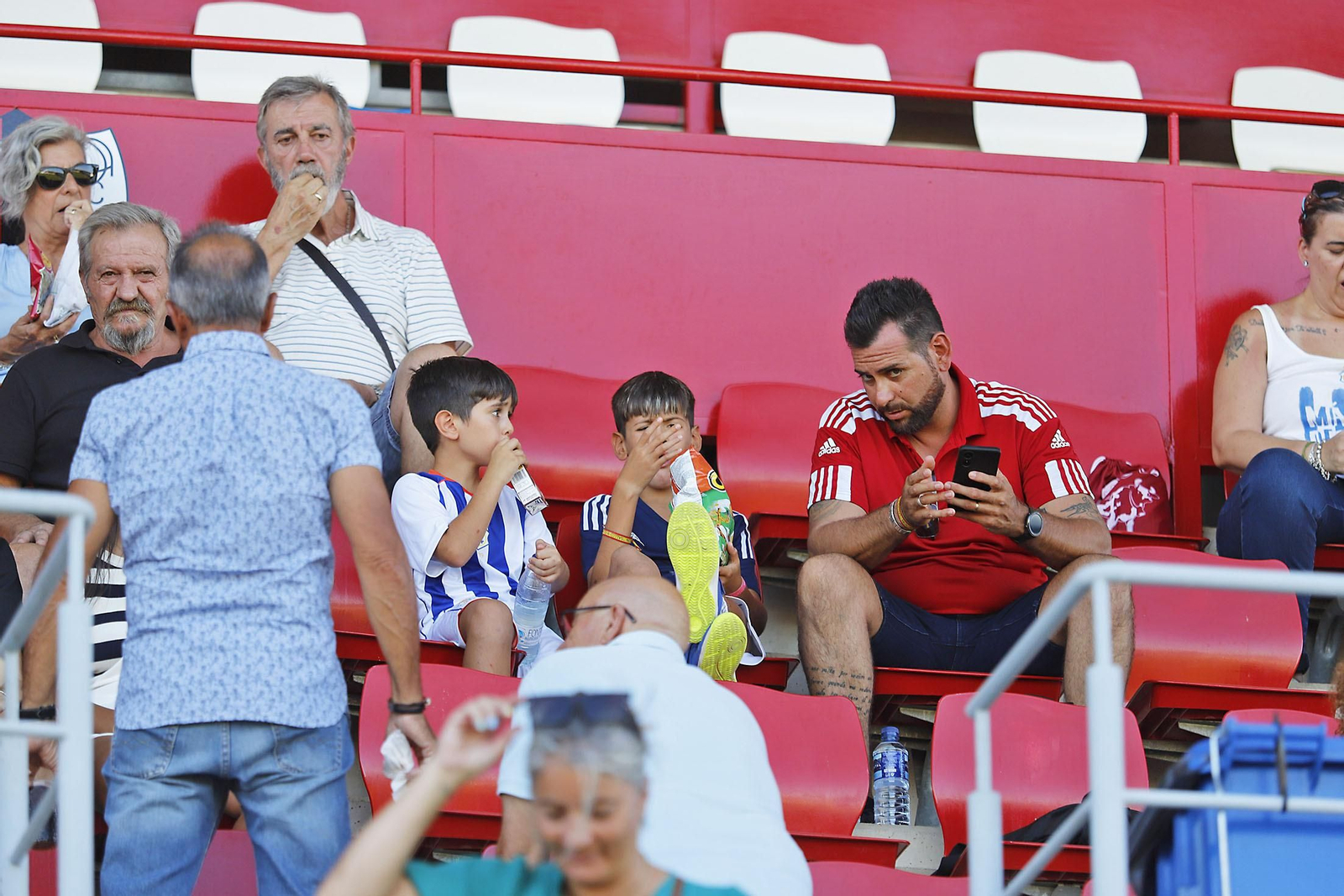 Imágenes del partido entre el Cartaya y el Recreativo de Huelva